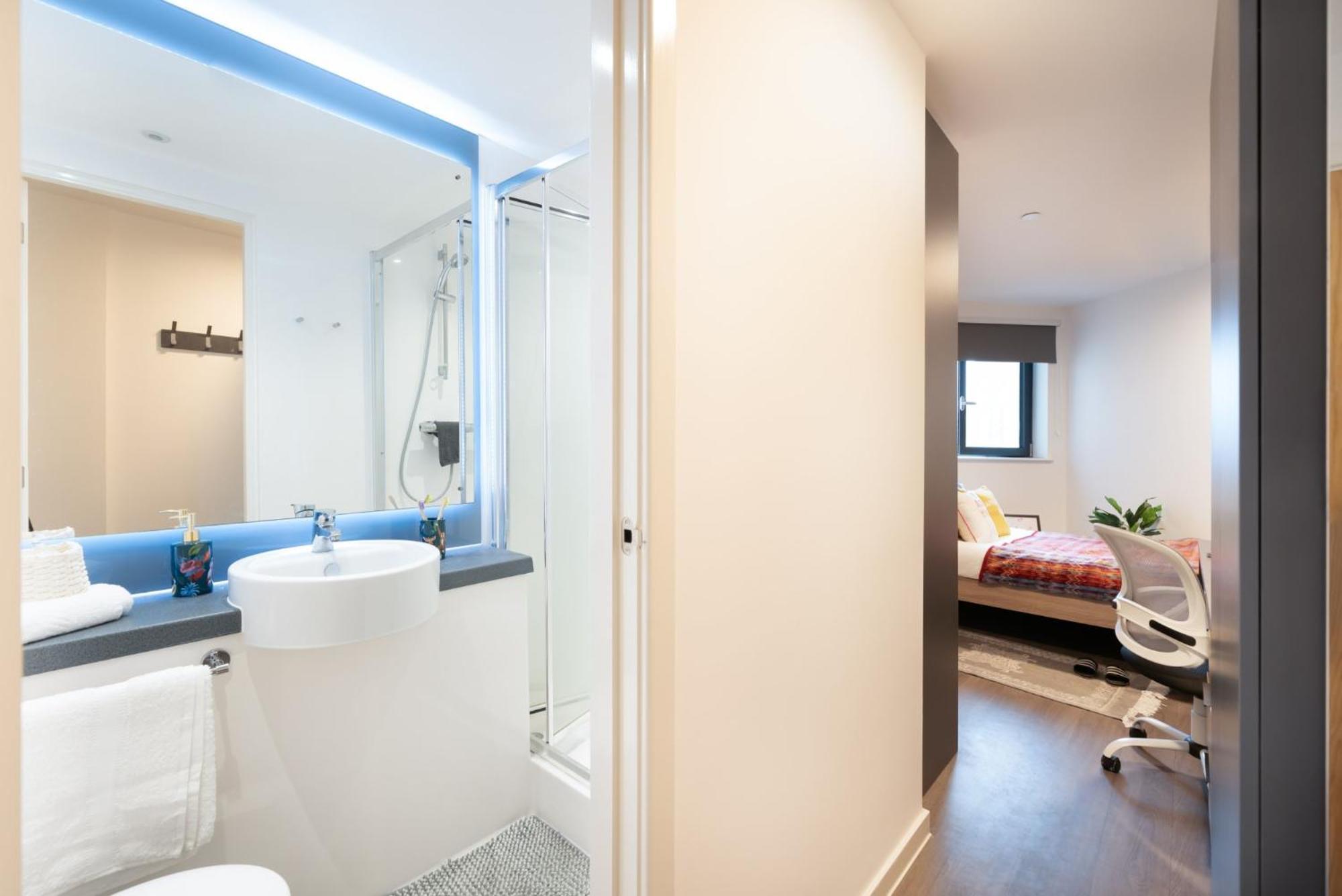 Private Bedrooms With Shared Kitchen, And At Canvas Wembley In * London