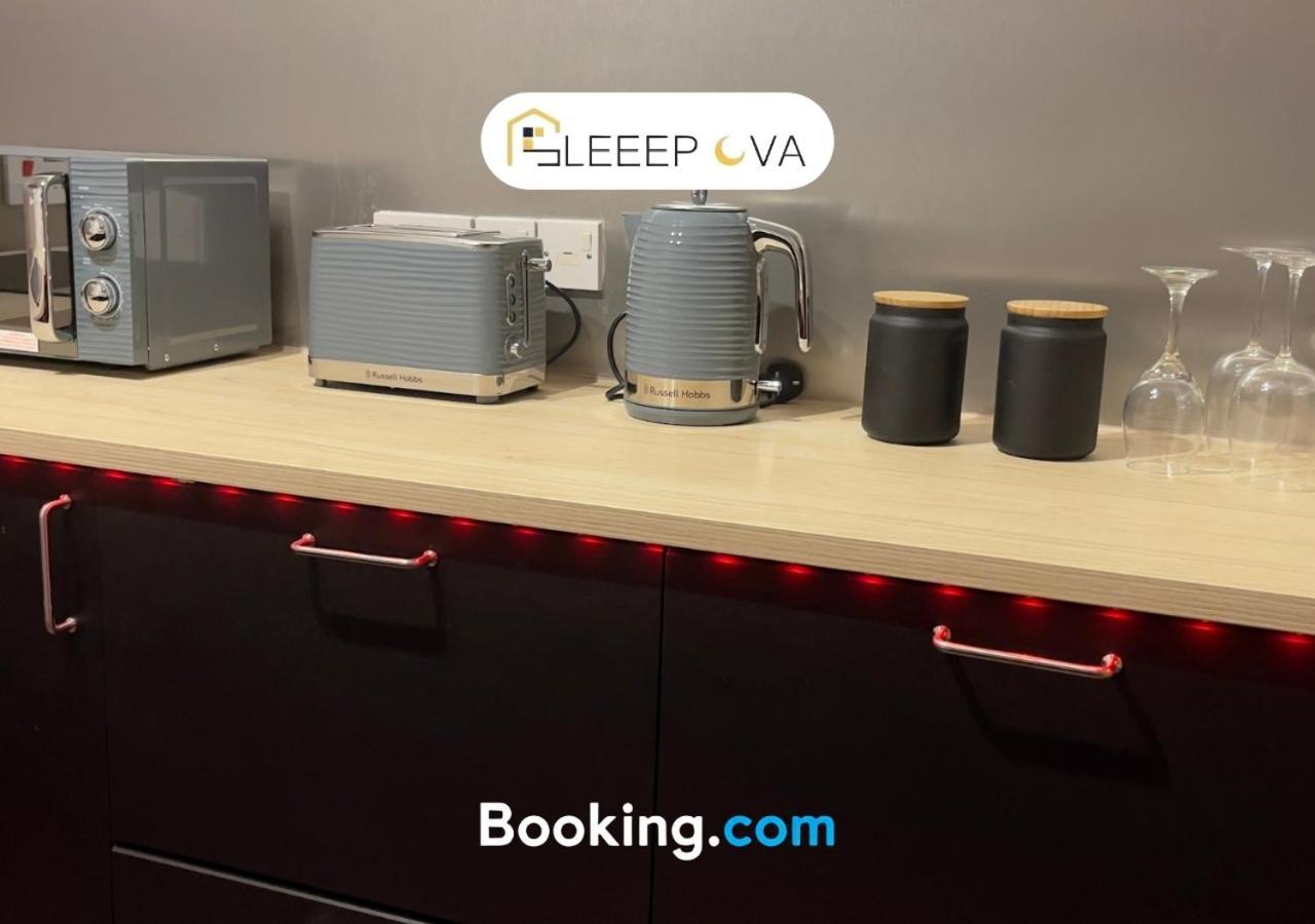 Lejlighed Premium Offers L Last-Minute Escape L Luxury & Spacious 2 Bedroom Flat Families Business Relocation Sleepova Short Lets & Serviced Accommodation London