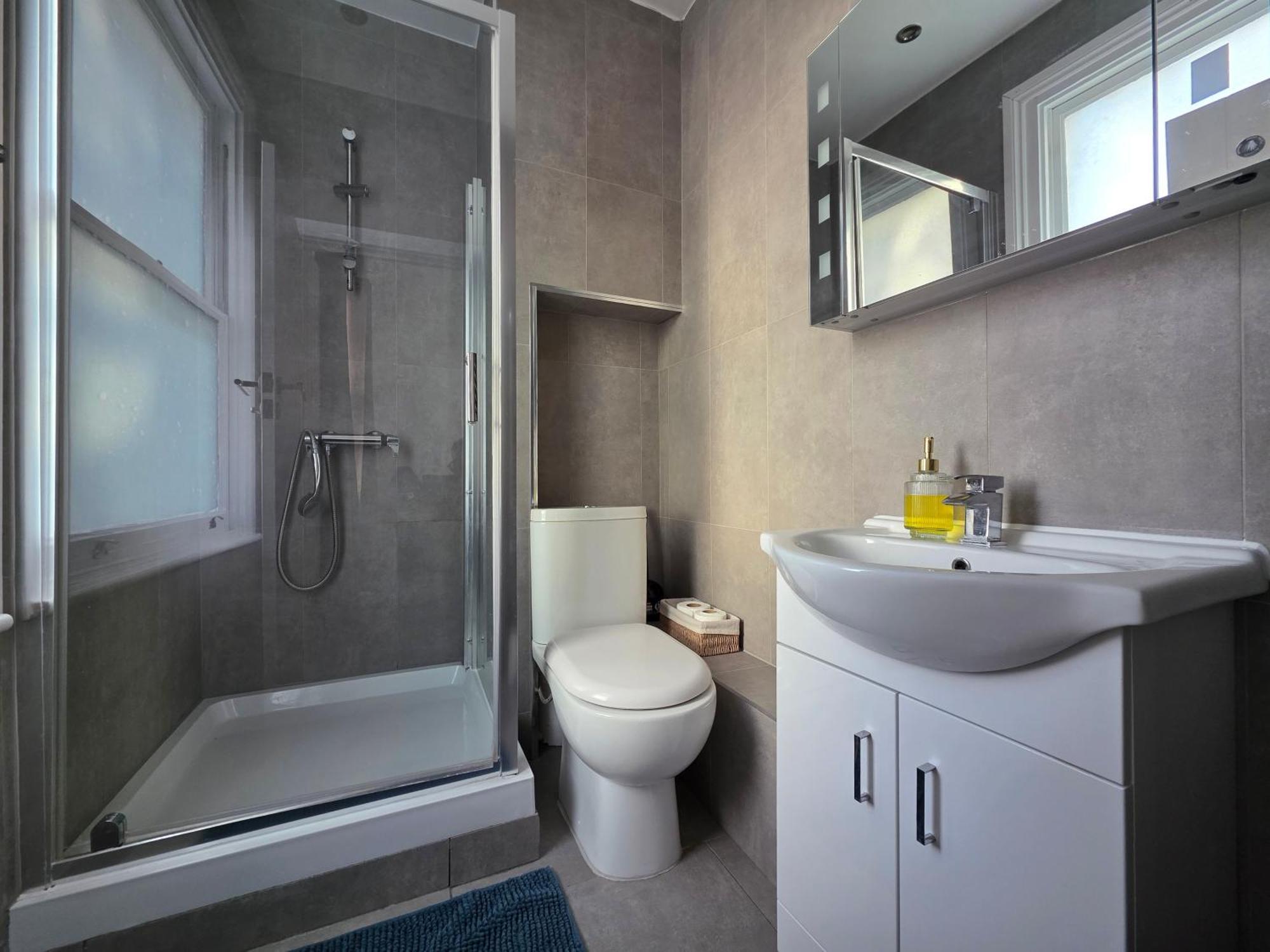 Charming 2 Bedroom Flat In Paddington Lägenhet London