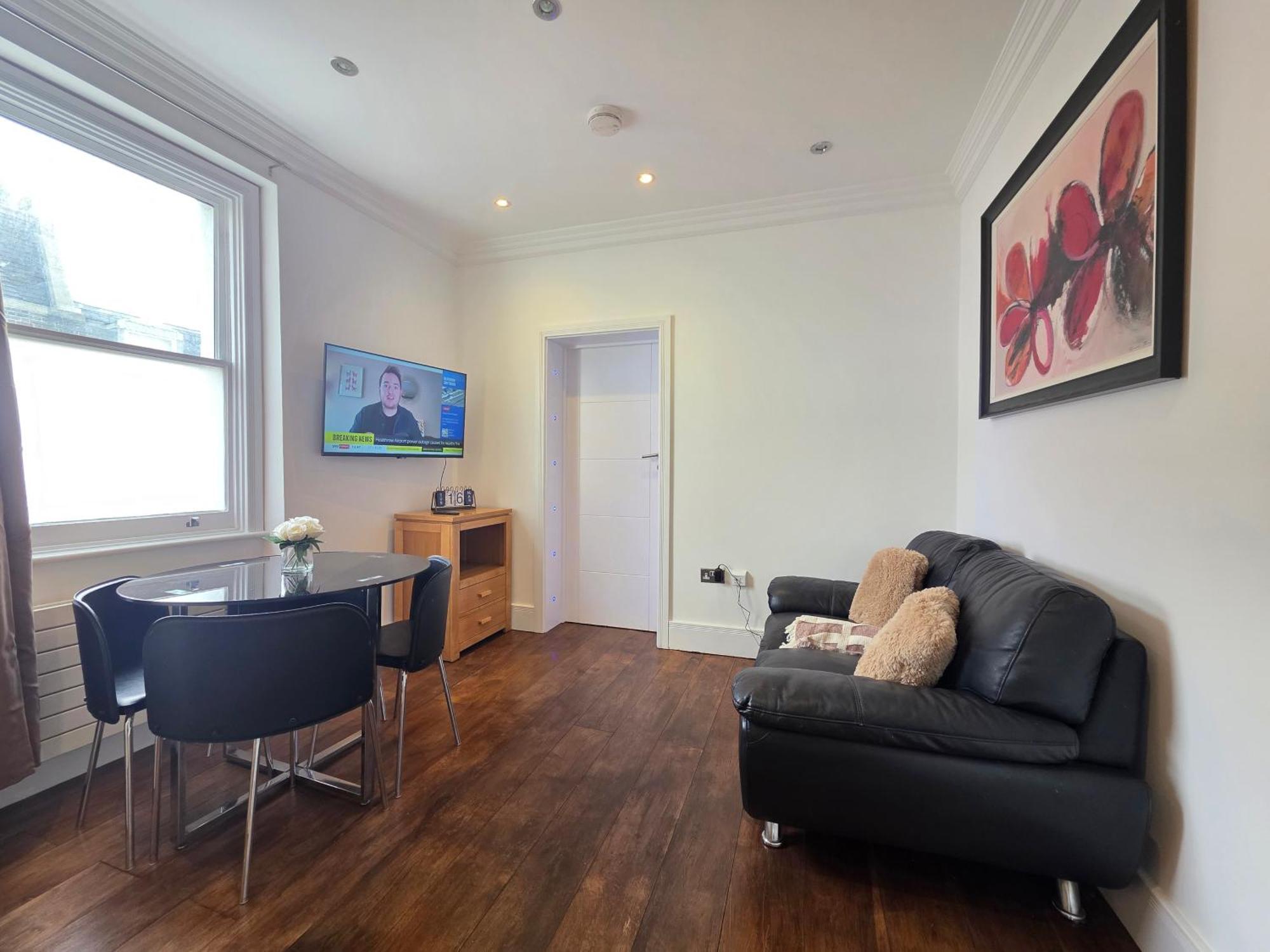 Charming 2 Bedroom Flat In Paddington Lägenhet