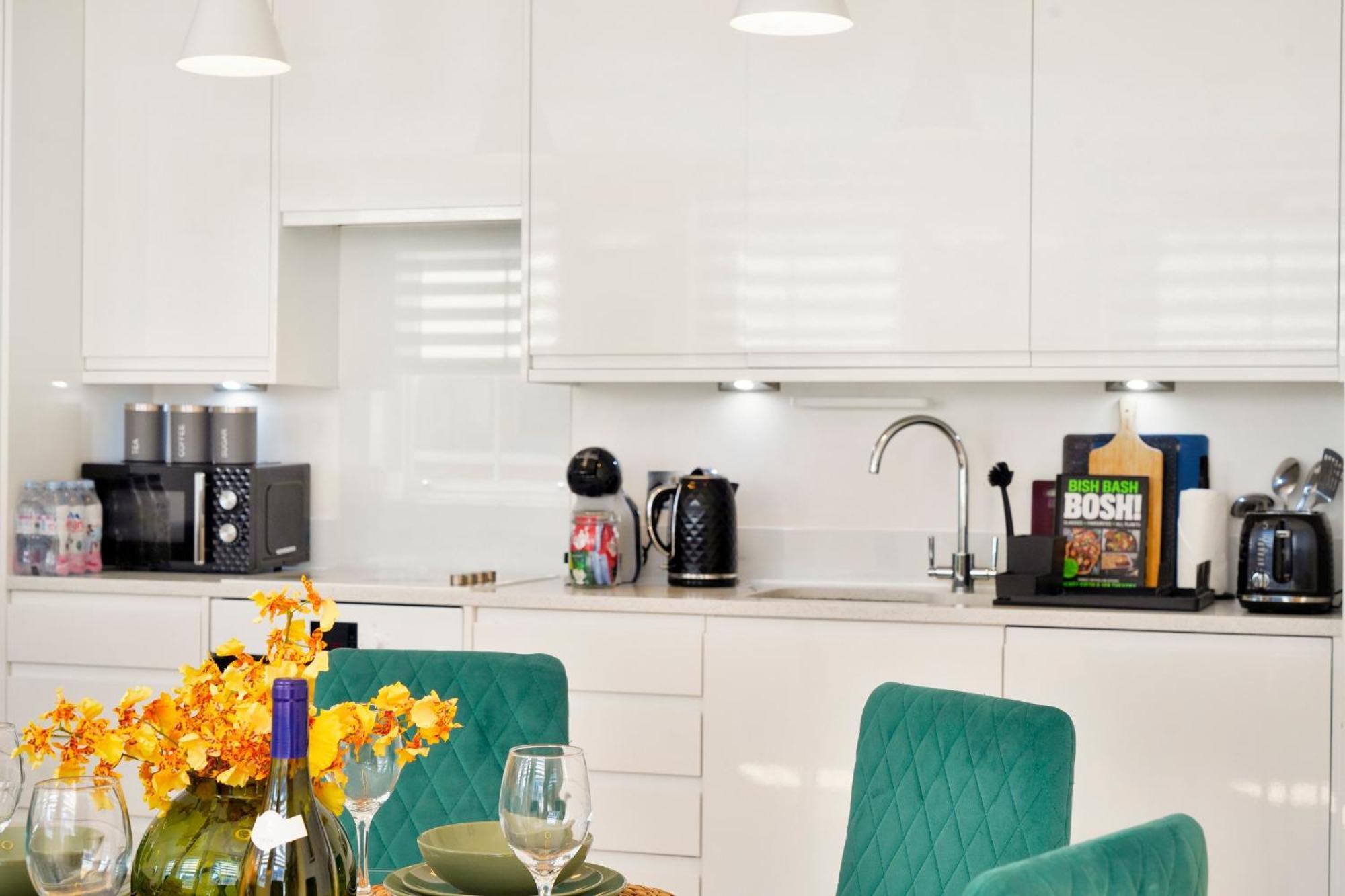 Two Bed By Livestay Short Lets & Serviced Near Oxford Circus Leilighet London