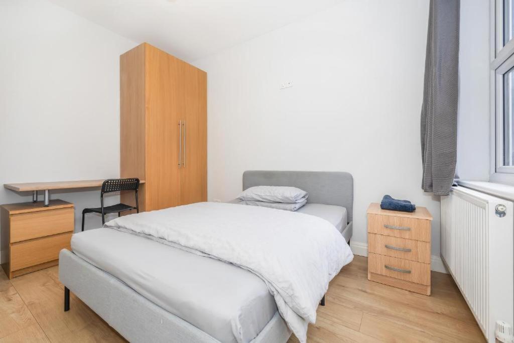 Apartment 4 Bedroom Flat In Kensington London