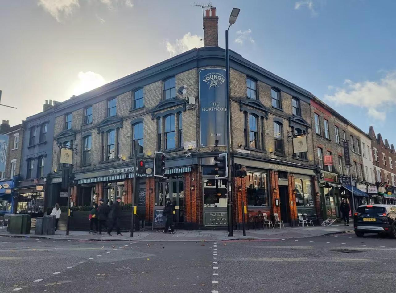 Cozy 1-bedroom Retreat In The Heart Of - Clapham Junction * Londen