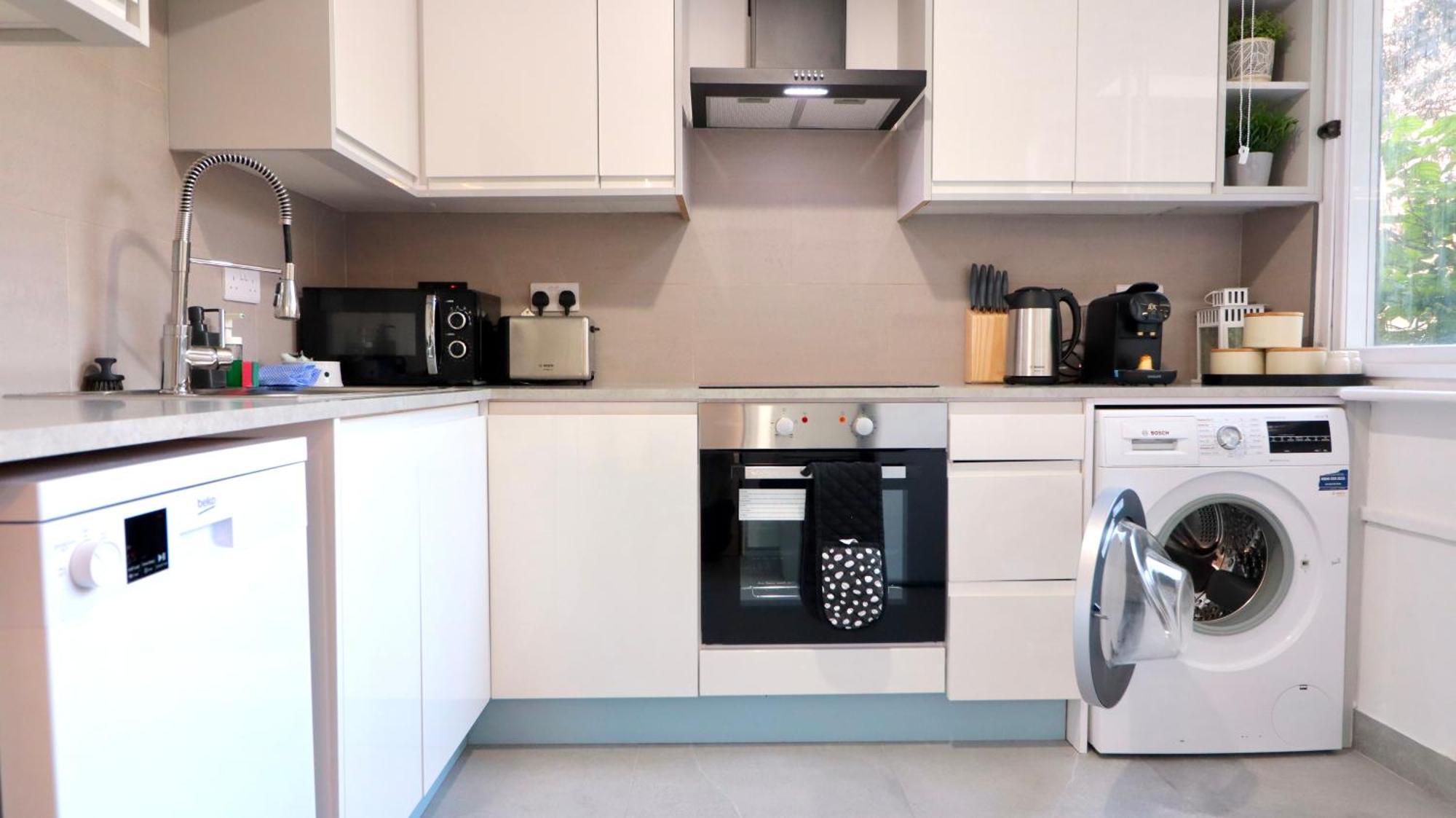 Lejlighed Luxury 2 Bedroom By Aljoori London