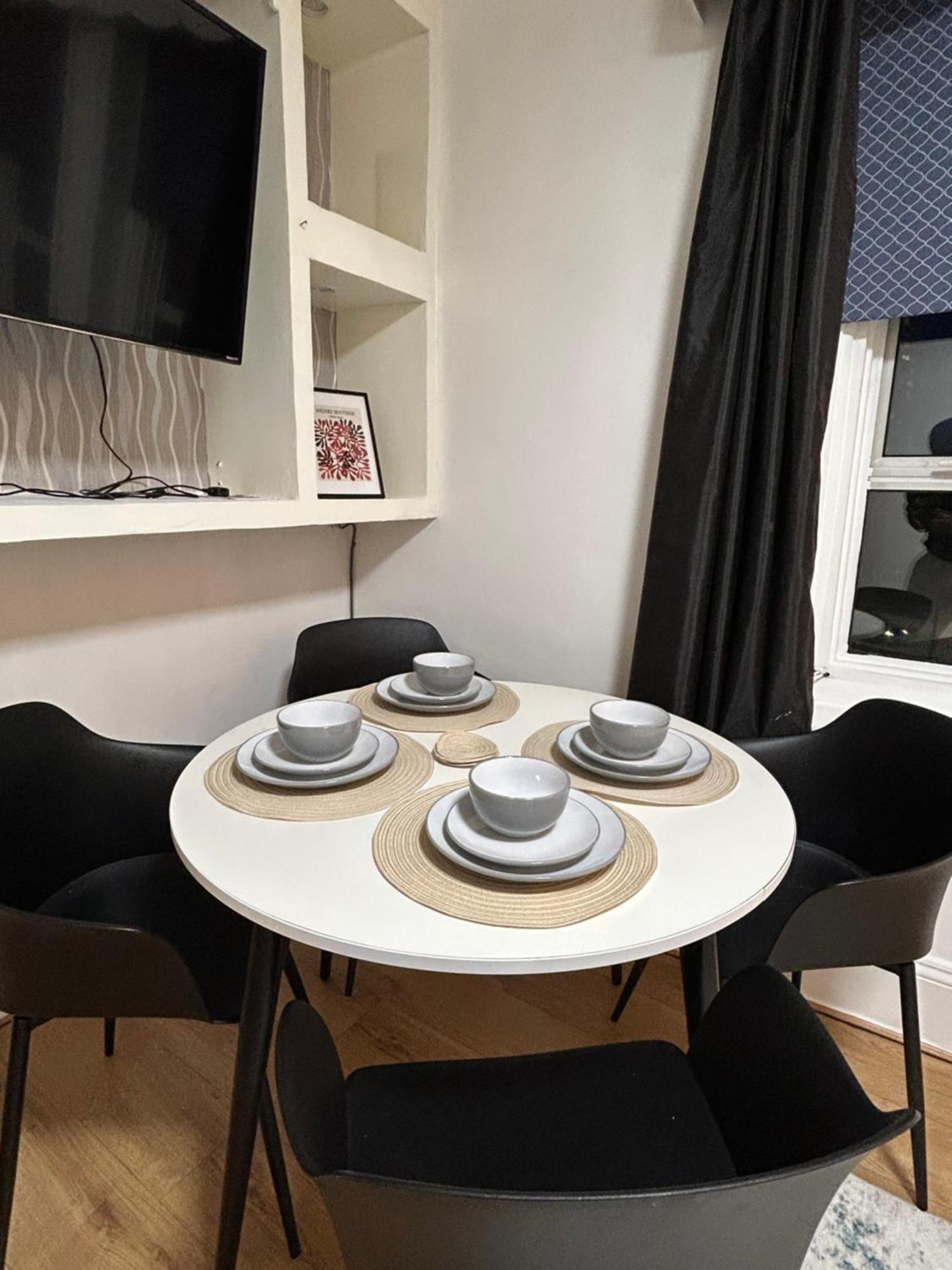 Lejlighed Stratford Centre, 2 Or 3 Bedroom Apartment, Walk To Westfield, Near Station, Sleeps 6 *