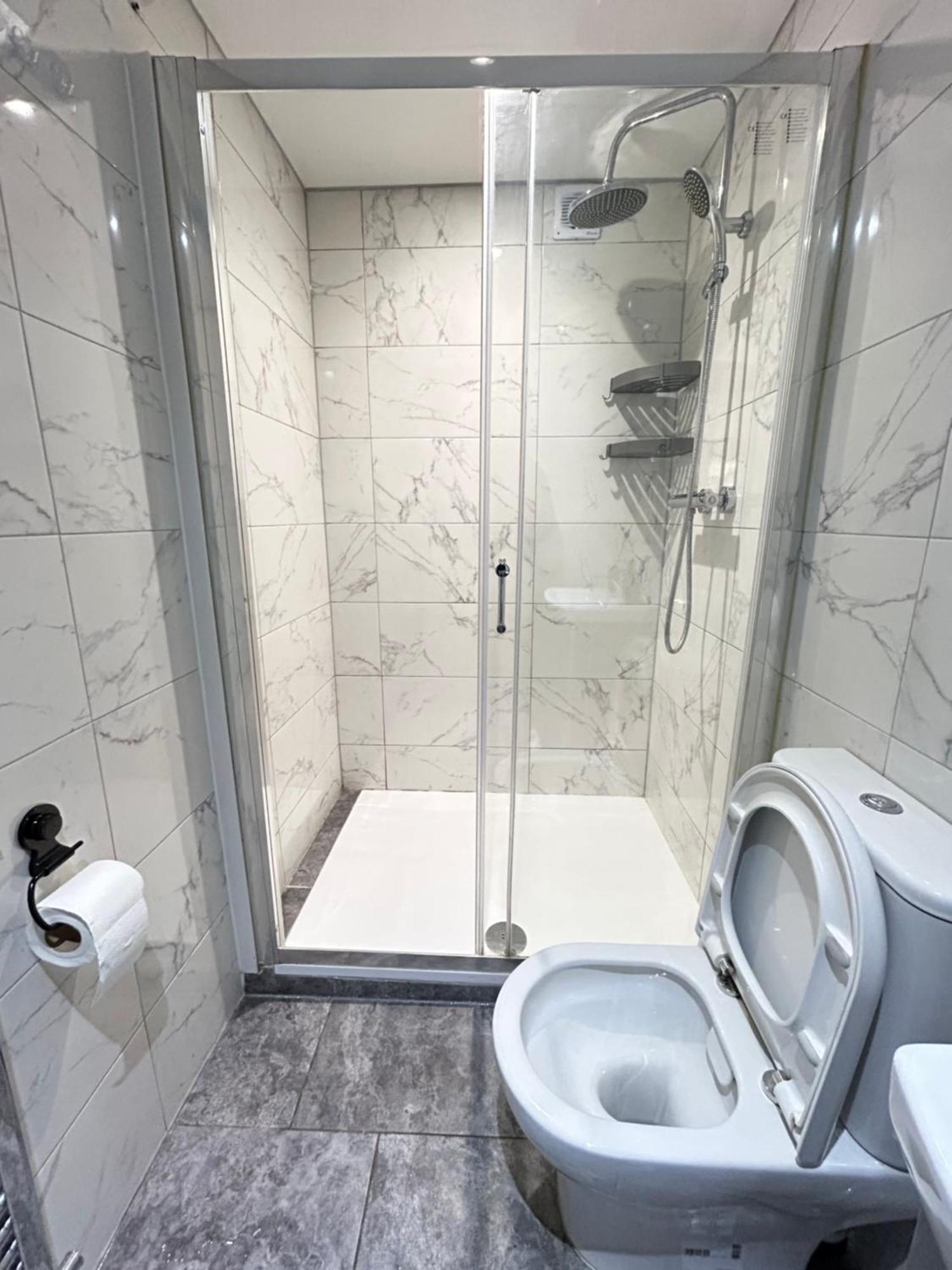 Stratford Centre, 2 Or 3 Bedroom Apartment, Walk To Westfield, Near Station, Sleeps 6 Lejlighed London