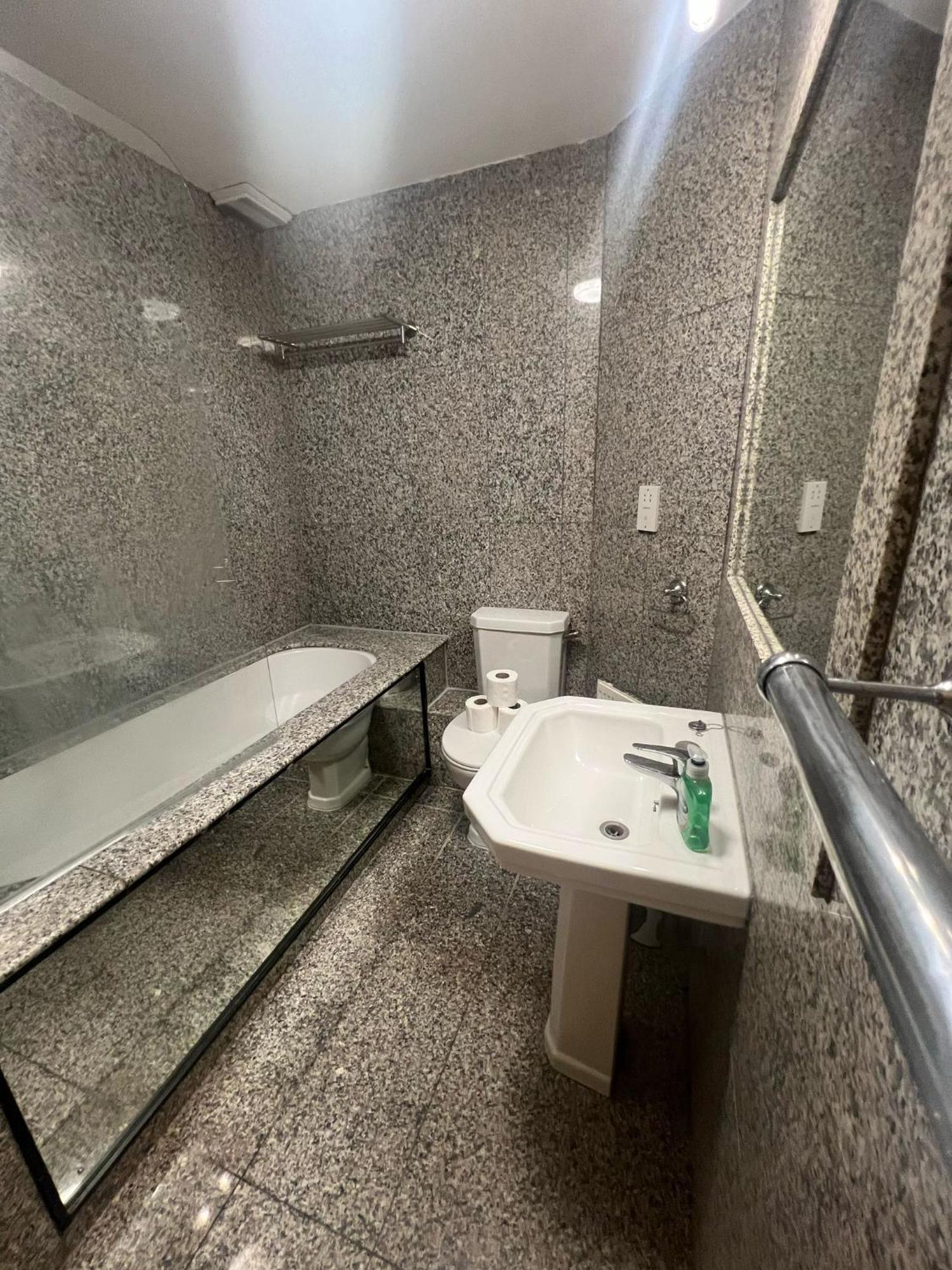 Stylish 1-bedroom In The Heart Of Soho 9wd Appartement Londen