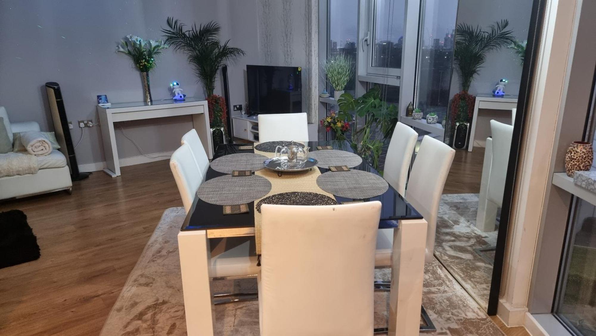Stunning 2 Bedroom 2 Bathroom Flat With Panoramic View Apartment London