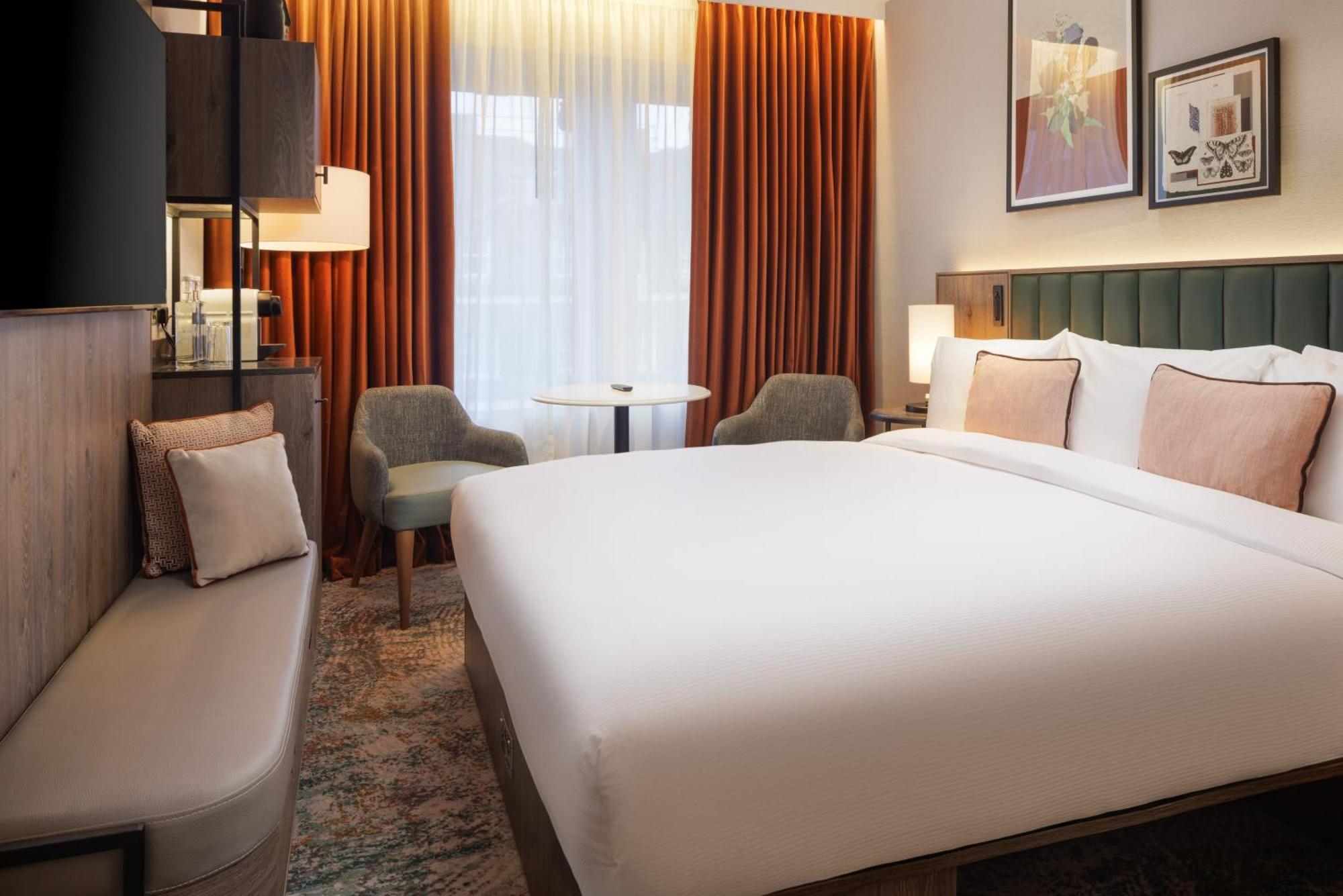 The Memoir Club, Formerly Ambassador Bloomsbury Hotel 4*
