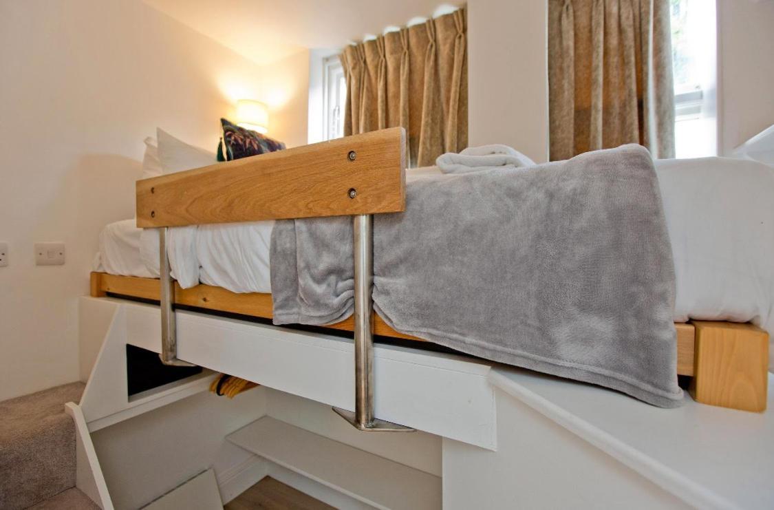Cosy 2 Bed Modern Mews - Kings Cross *