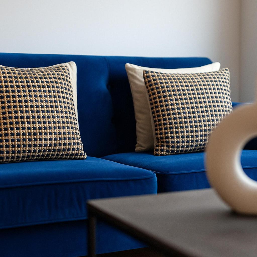 Timeless Elegance In Haggerston Apartment
