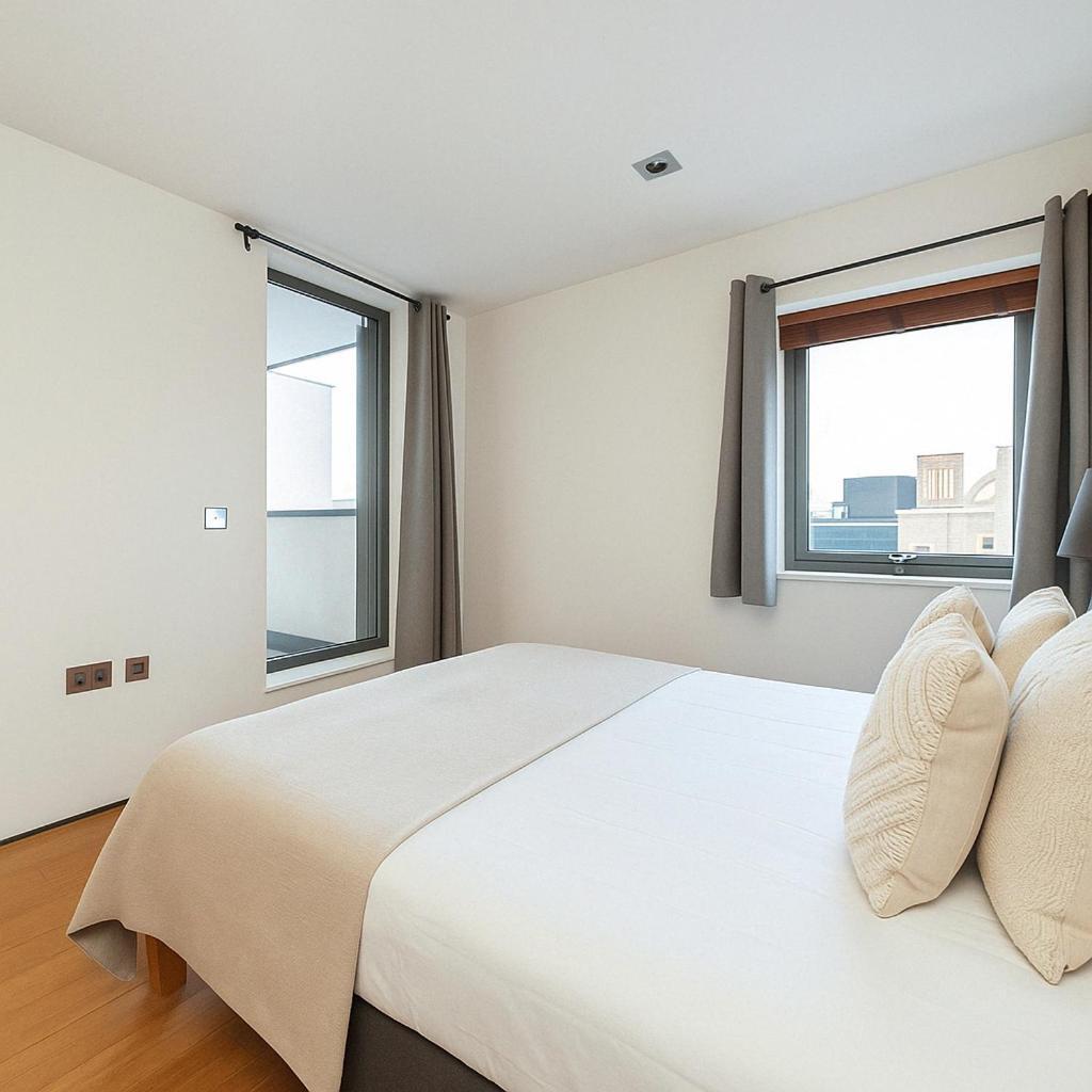 Timeless Elegance In Haggerston Apartment London