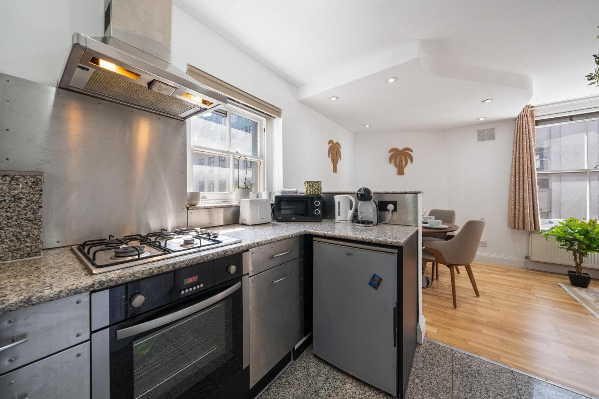 Appartement Stylish 1-bedroom In The Heart Of Soho 9wd Londen