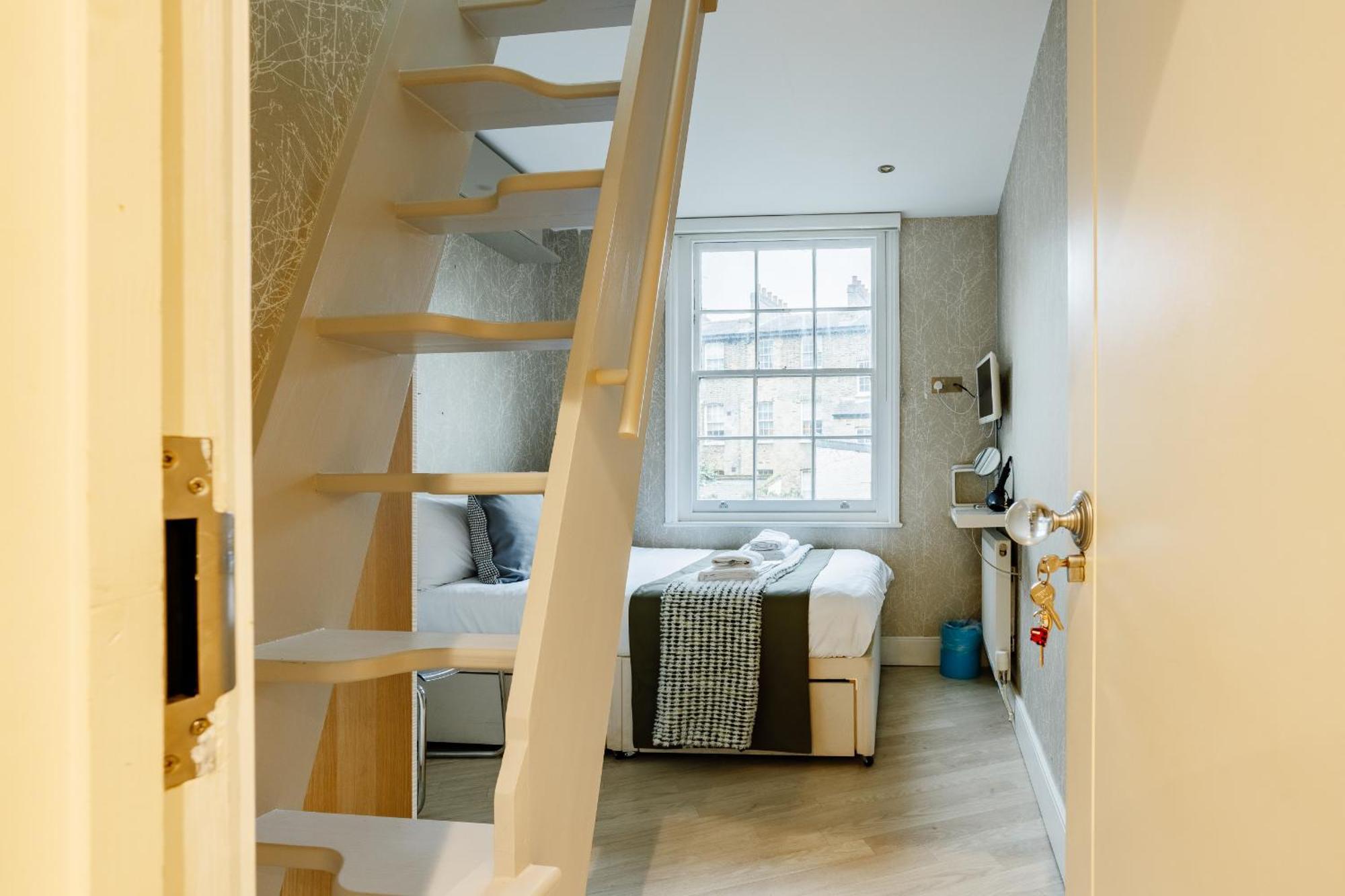 Stunning Modern 2-floor House With 3 Ensuite Londen
