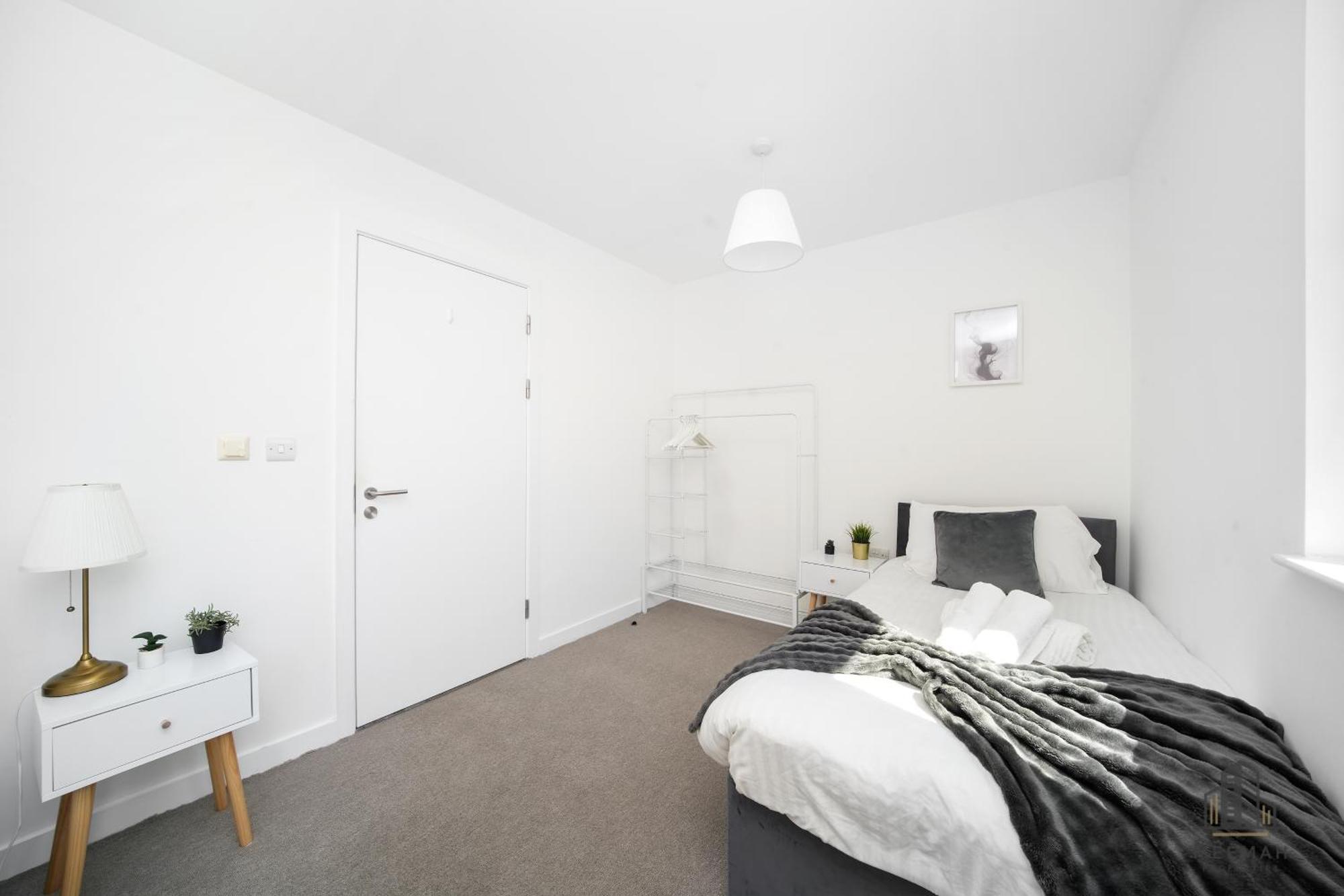 Modern 3 Bedroom - Olympic Park - E20 Stratford Apartment