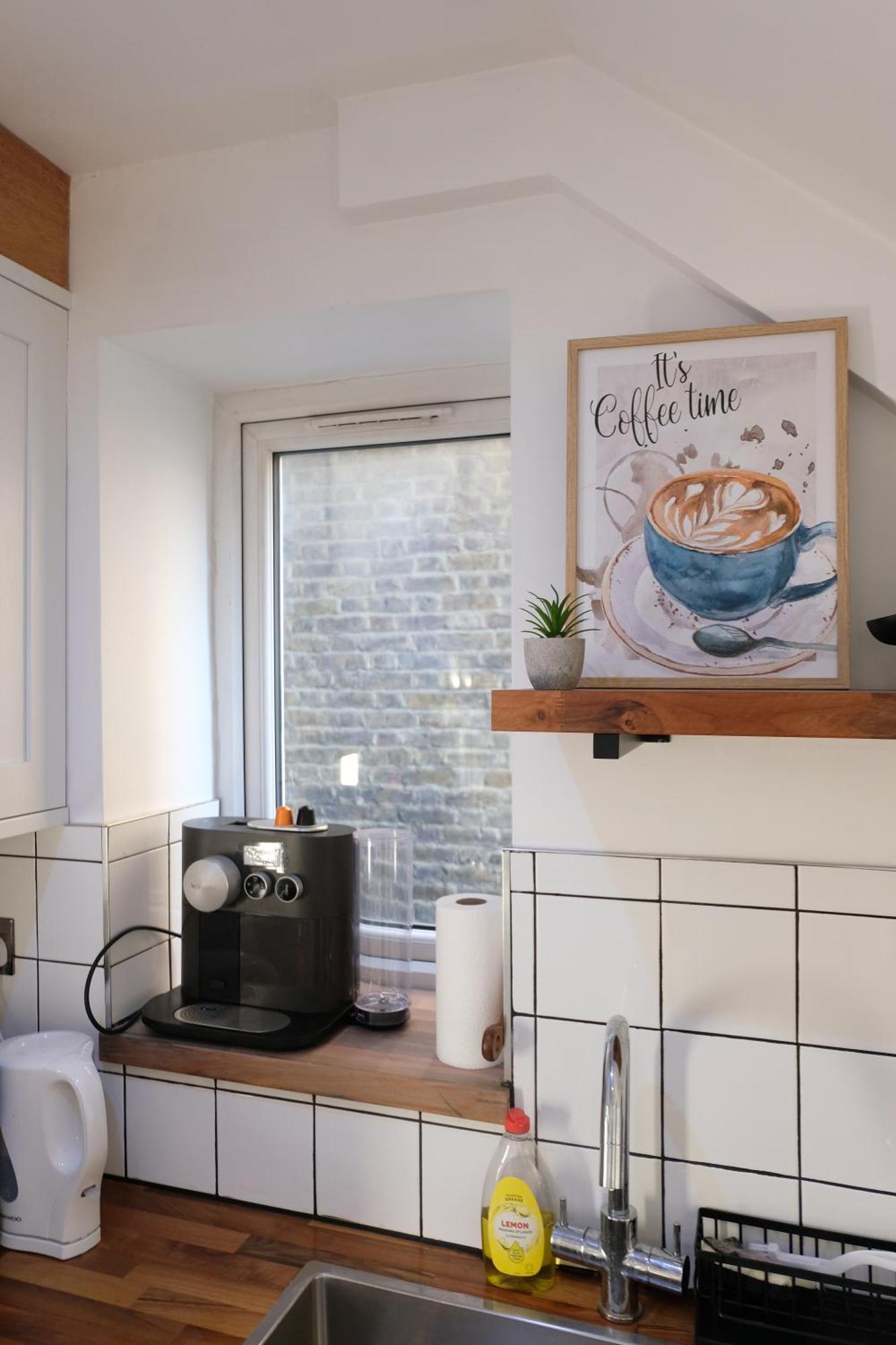 Amanah - 2 Bed Iconic Abbey Road Zone 2 Apartment London