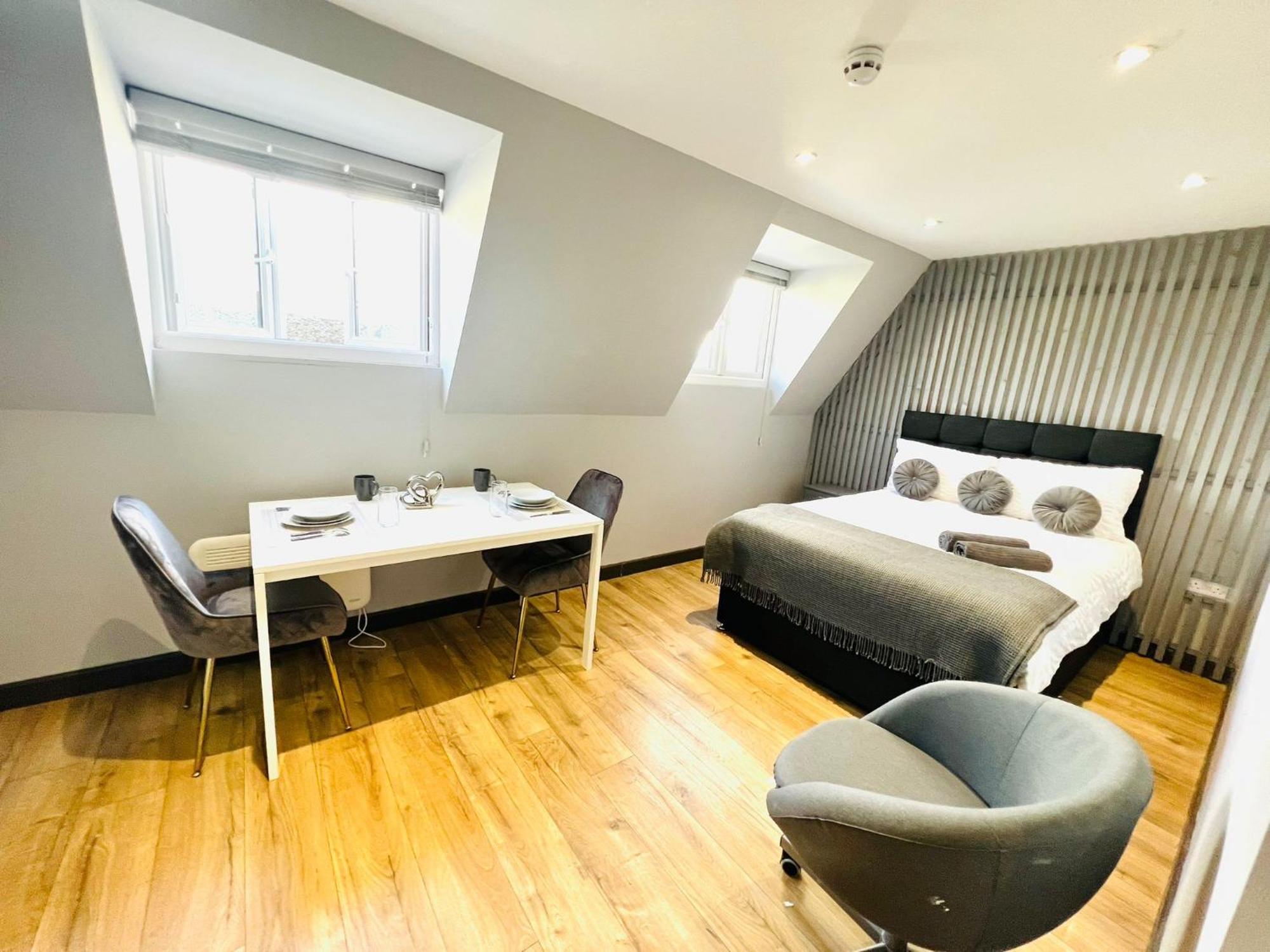 Holloway's House - No 37 - Bright & Cozy Escape Londra