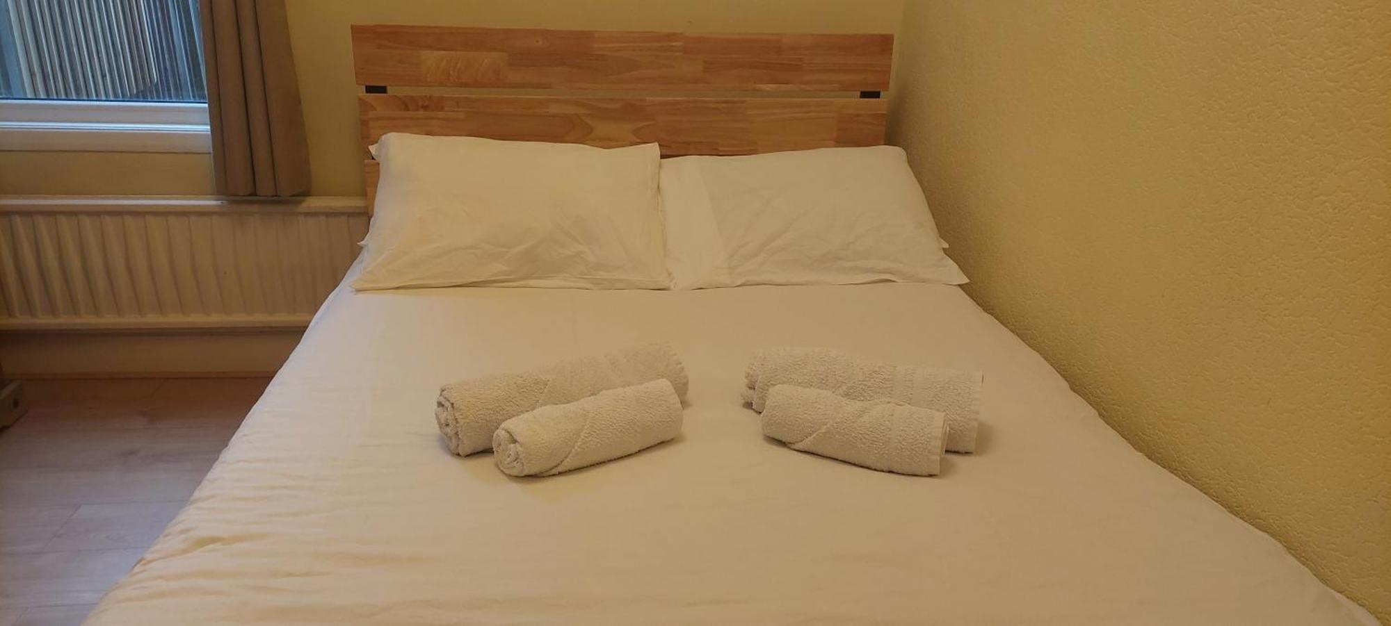 2 Bedroom Apartment, Fortescue Road Apartment London