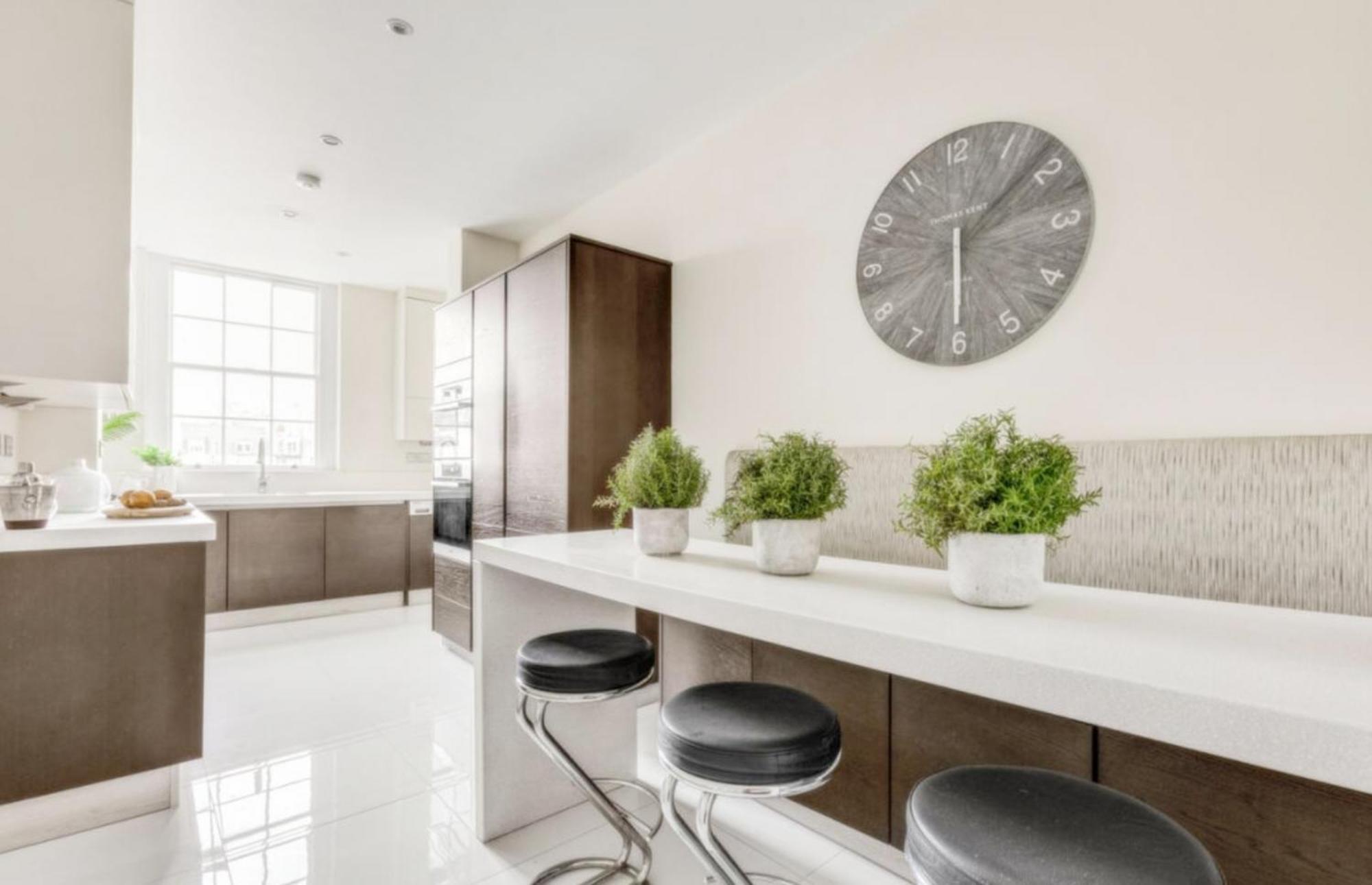 Lägenhet Bright & Spacious 4-bed Flat In *