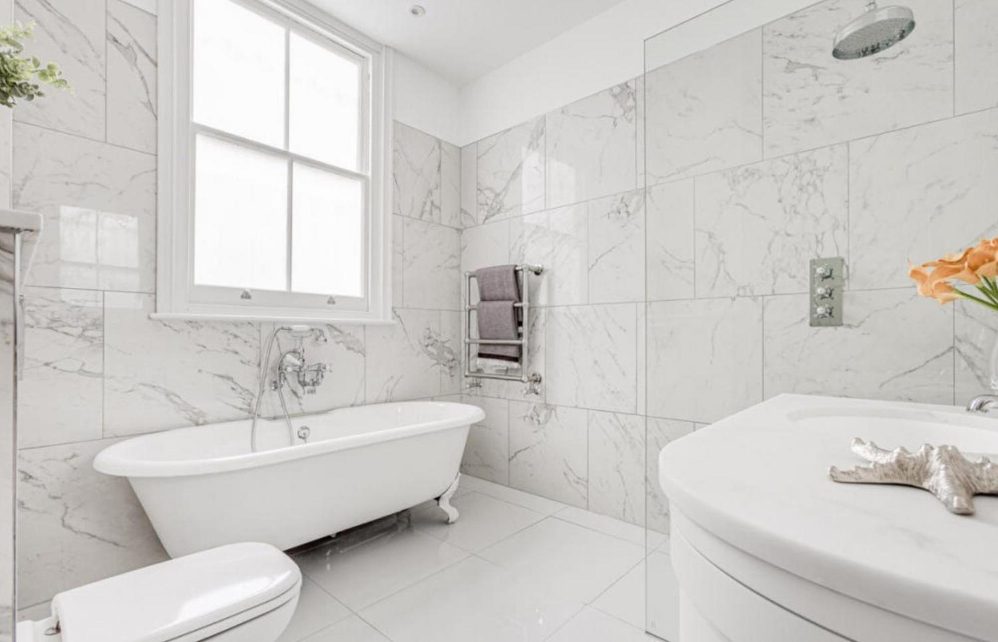 Bright & Spacious 4-bed Flat In Lägenhet