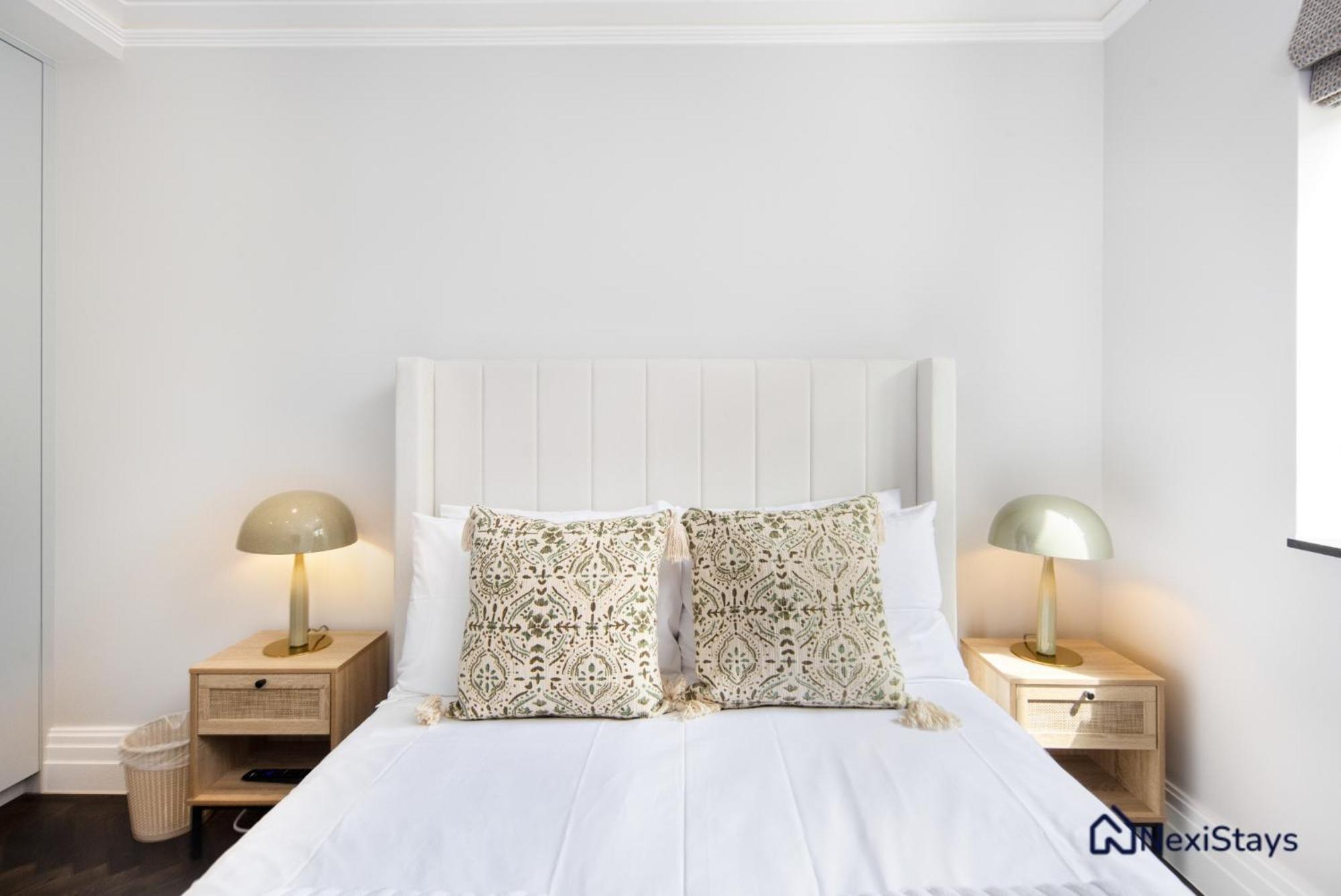 1 Min Walk To Harrods, Knightsbridge Penthouse *