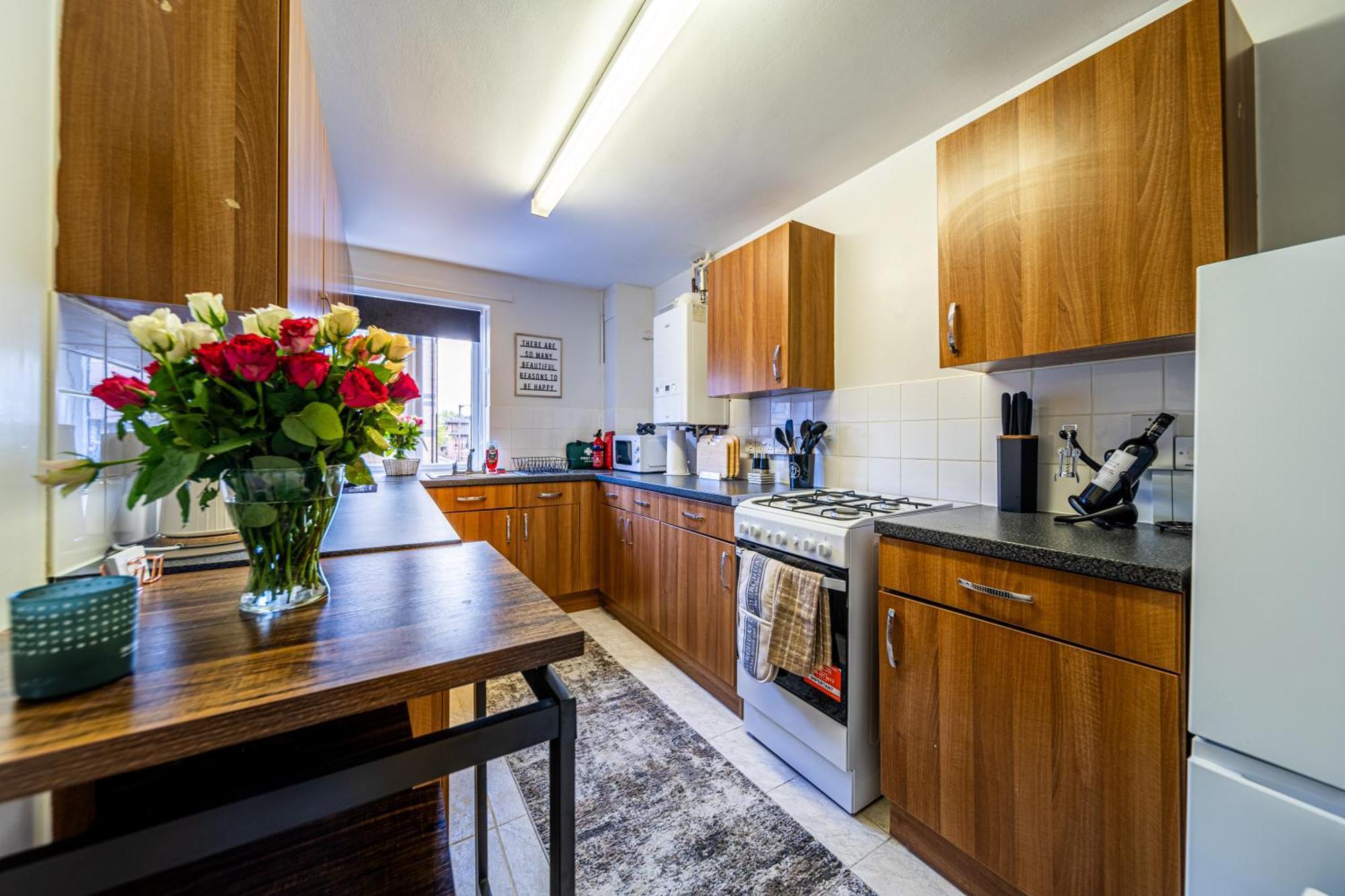 Luxurious & Spacious 3-br Free Parking Balcony Appartement Londen