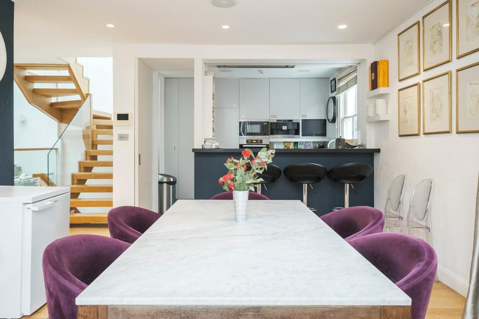 New Stunning 5bd Mews House