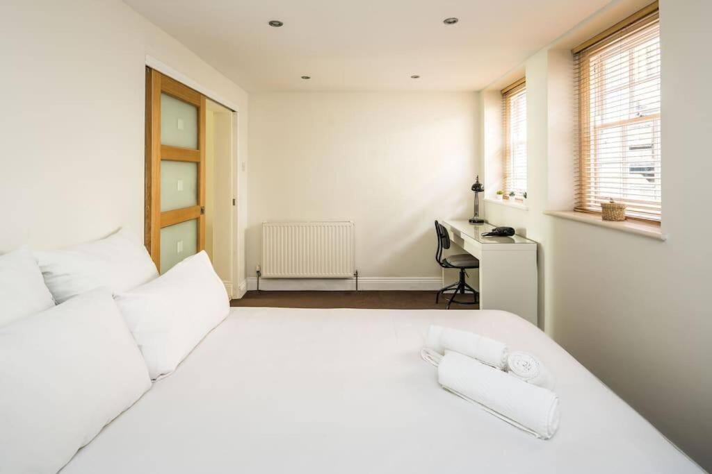 Apartment Elegant 2bd Duplex With Outdoor Patio/glass Canopy London