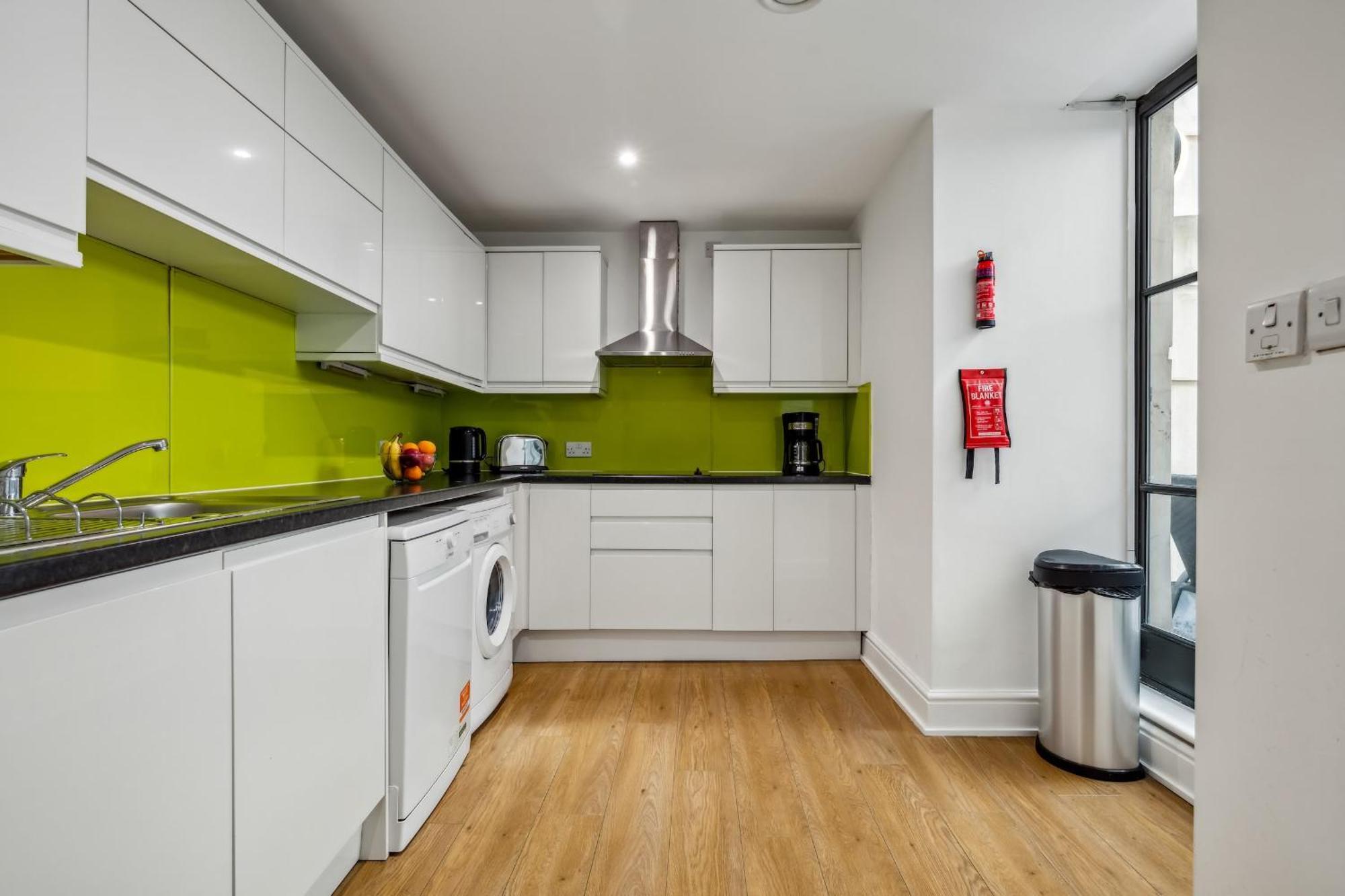 Appartamento Bnbnova - Holborn & With Patio Londra