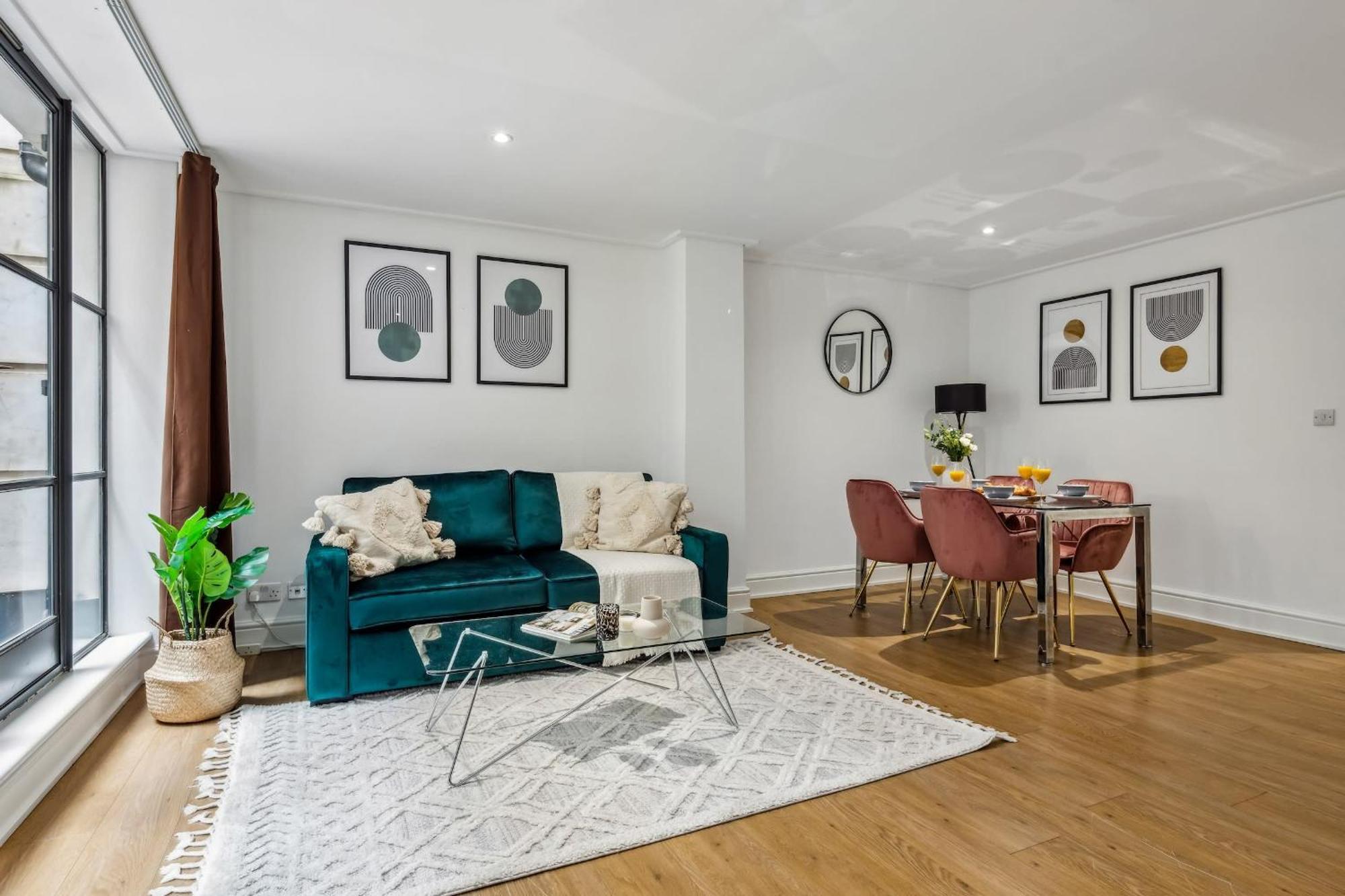 Appartamento Bnbnova - Holborn & With Patio Londra