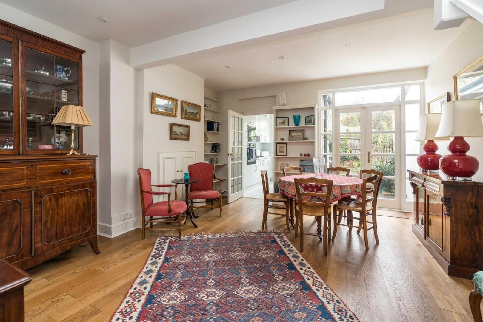 Appartement Charming 2bd House With Garden In Hammersmith Londen