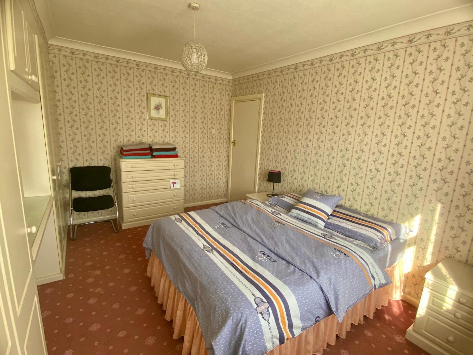 Barking House Sleeps 12 - Parking - Train Tube - Airport Feriehus *