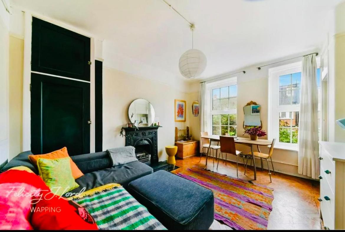 Victorian Amazing Three Bedroom Apartment London