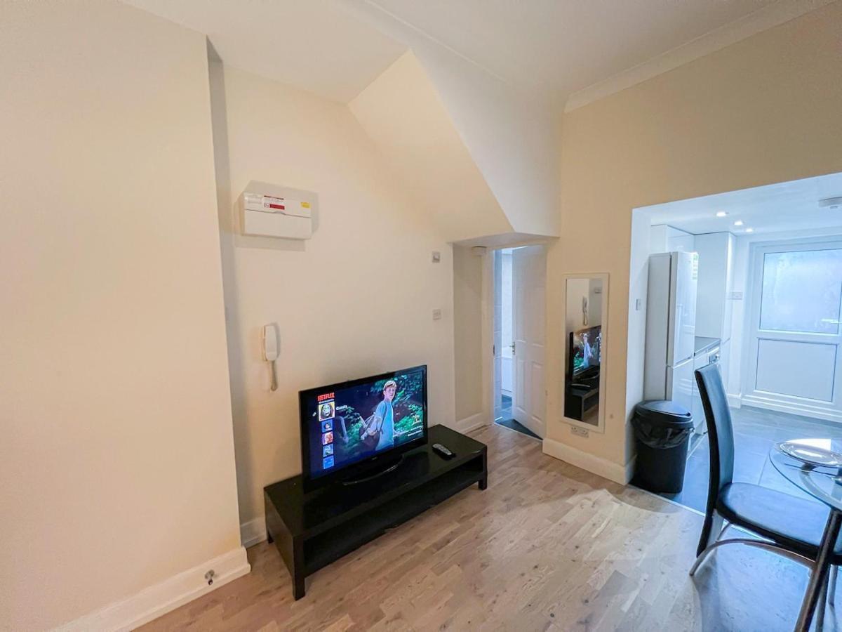 1-bedroom Flat With Small Garden & Paid Parking In Finsbury Park, Highbury Appartamento