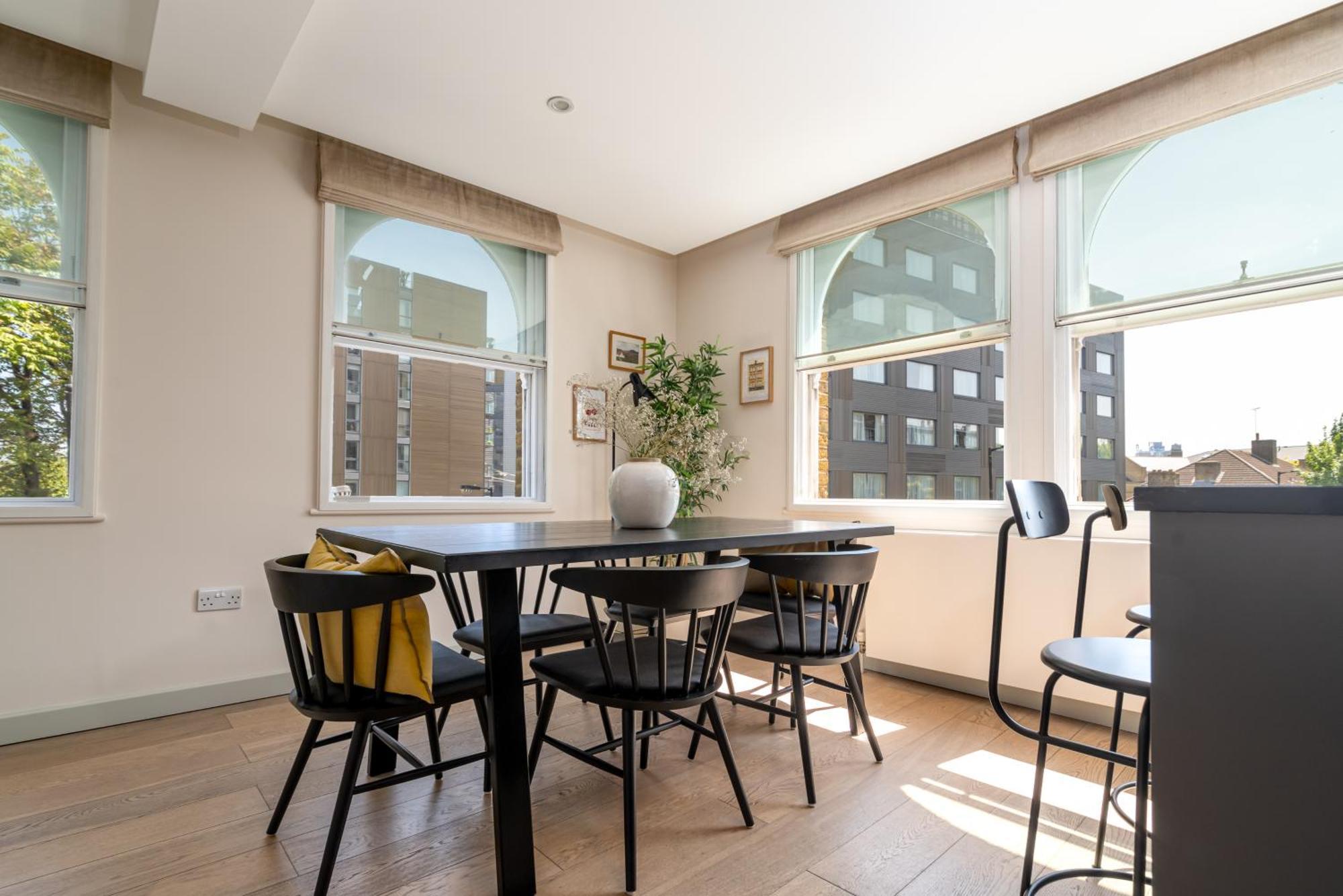 2 Bedroom In Bridge London