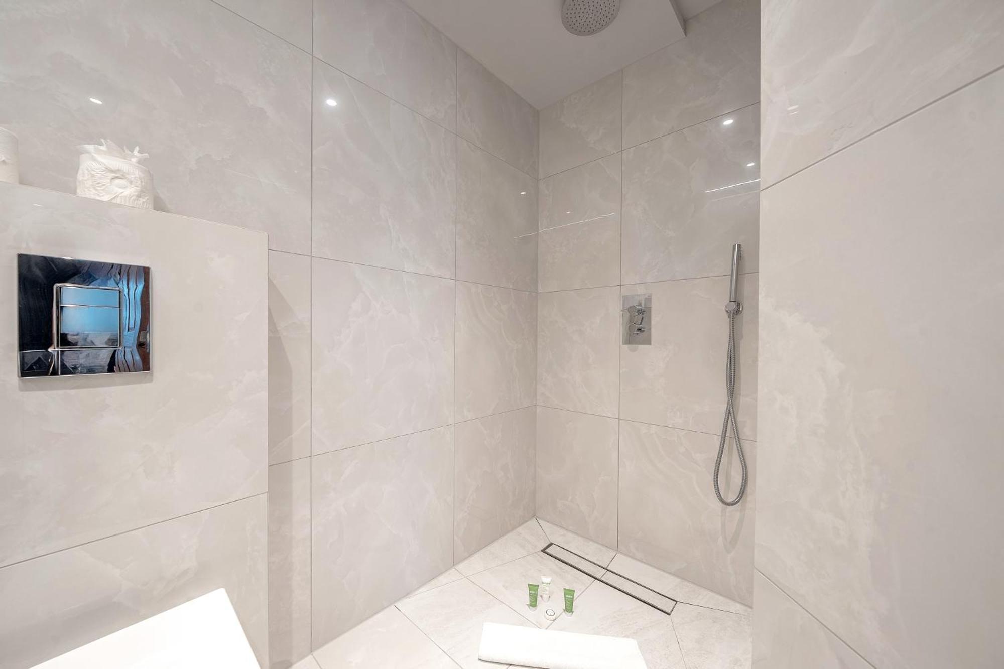 Luxurious 4 Bedroom In Kensington Feriehus *