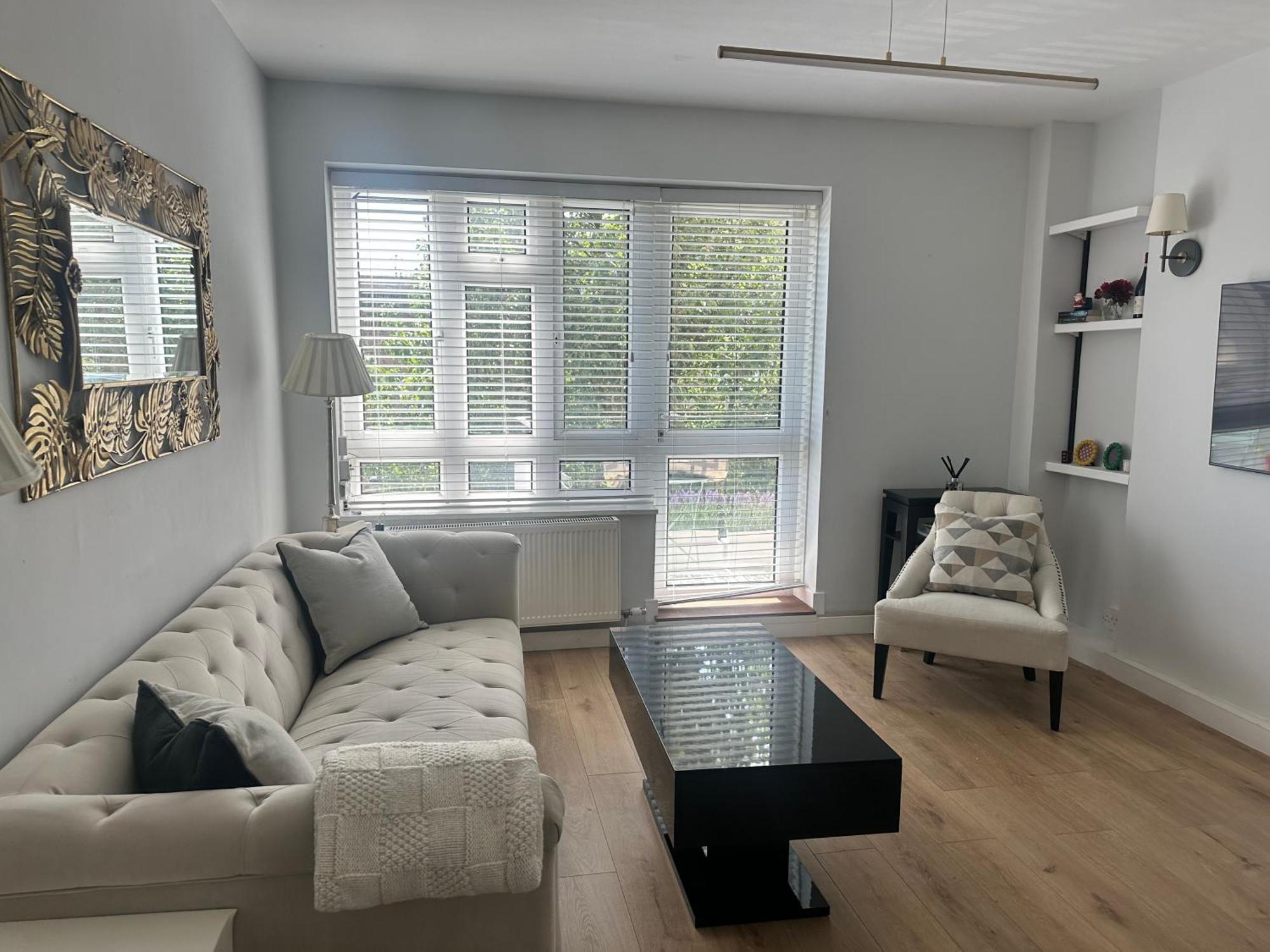 Apartment Modern One Bedroom Apartment, Sloane Square