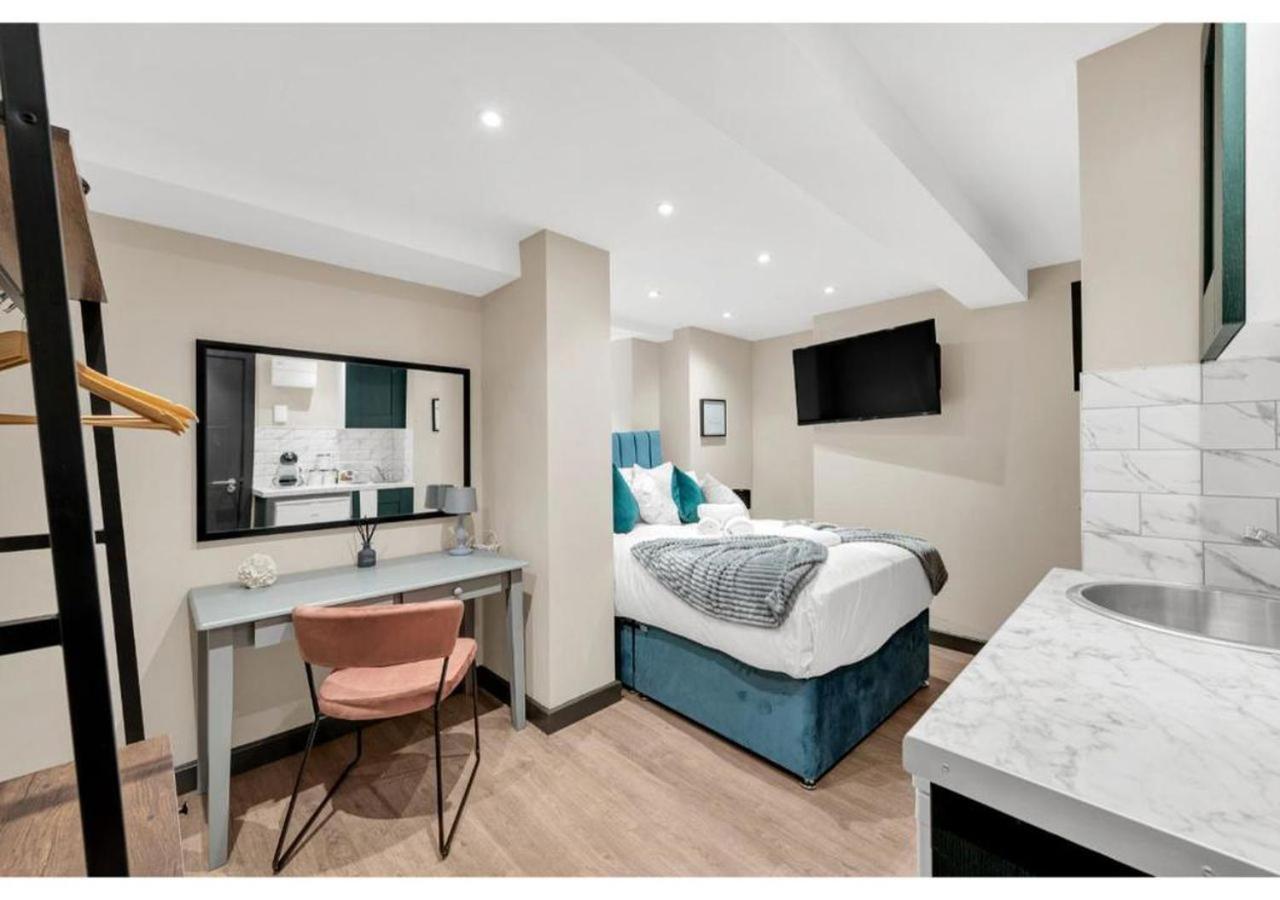 Apartment Serene Bliss - Perfect Basement For 2 London