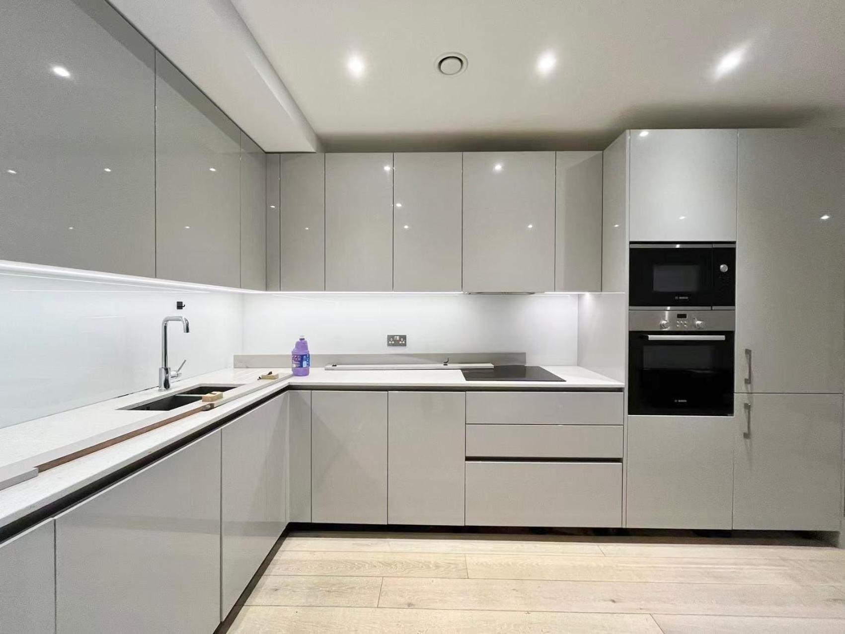 Modern Two Bed Flat At Elephant Castle London