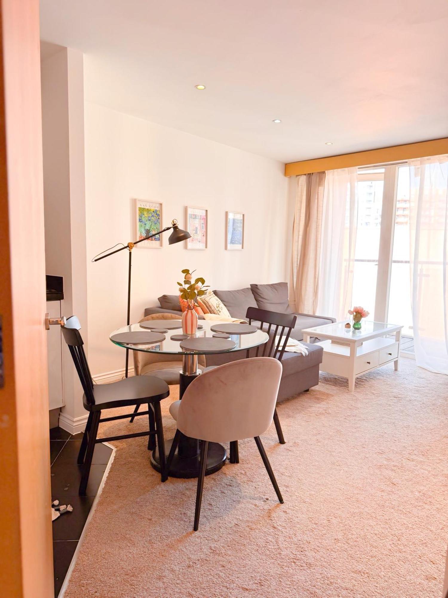 Family Stay London With Balcony In Battersea Power Station Apartment London