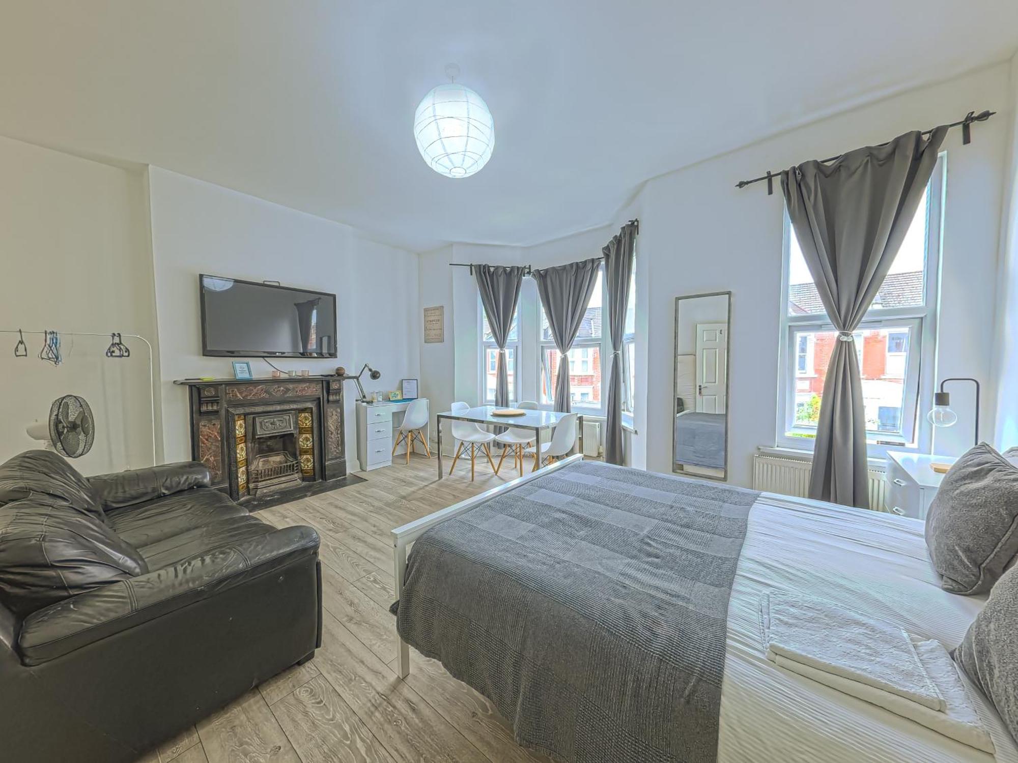 Westfield Shepherds Bush Guest house London