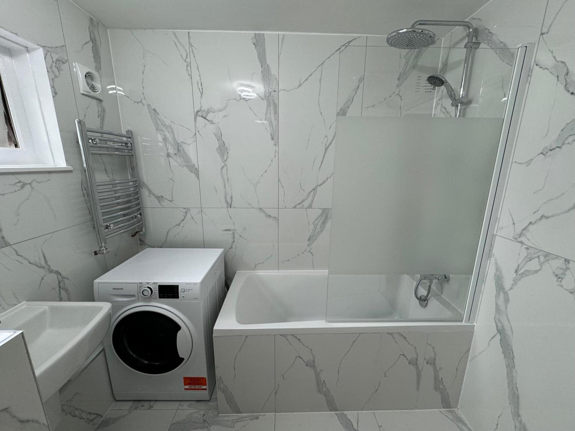 Newly Refurbished 2bd Flat Close To Excel Lejlighed