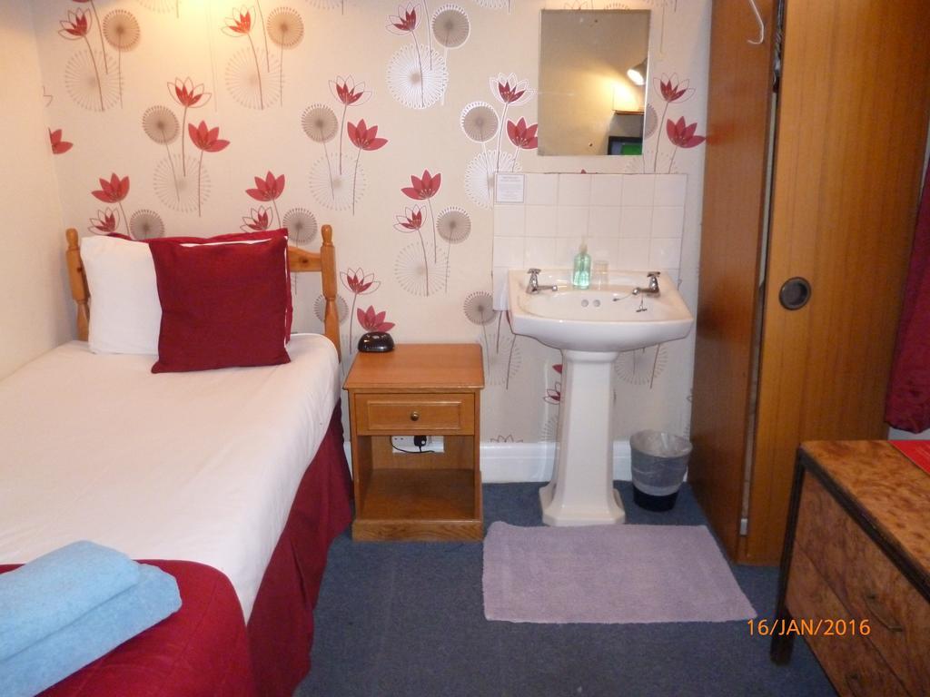 What are the best hotels near London Eye? London