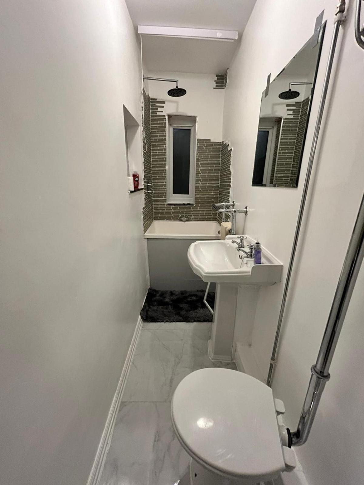 Leilighet 2 Bedroom Flat Wembley London