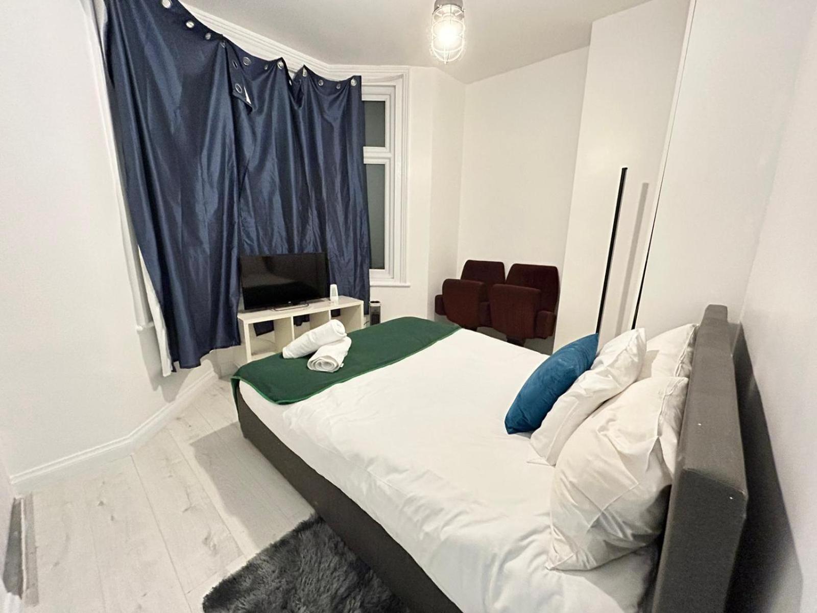 2 Bedroom Flat Wembley Leilighet
