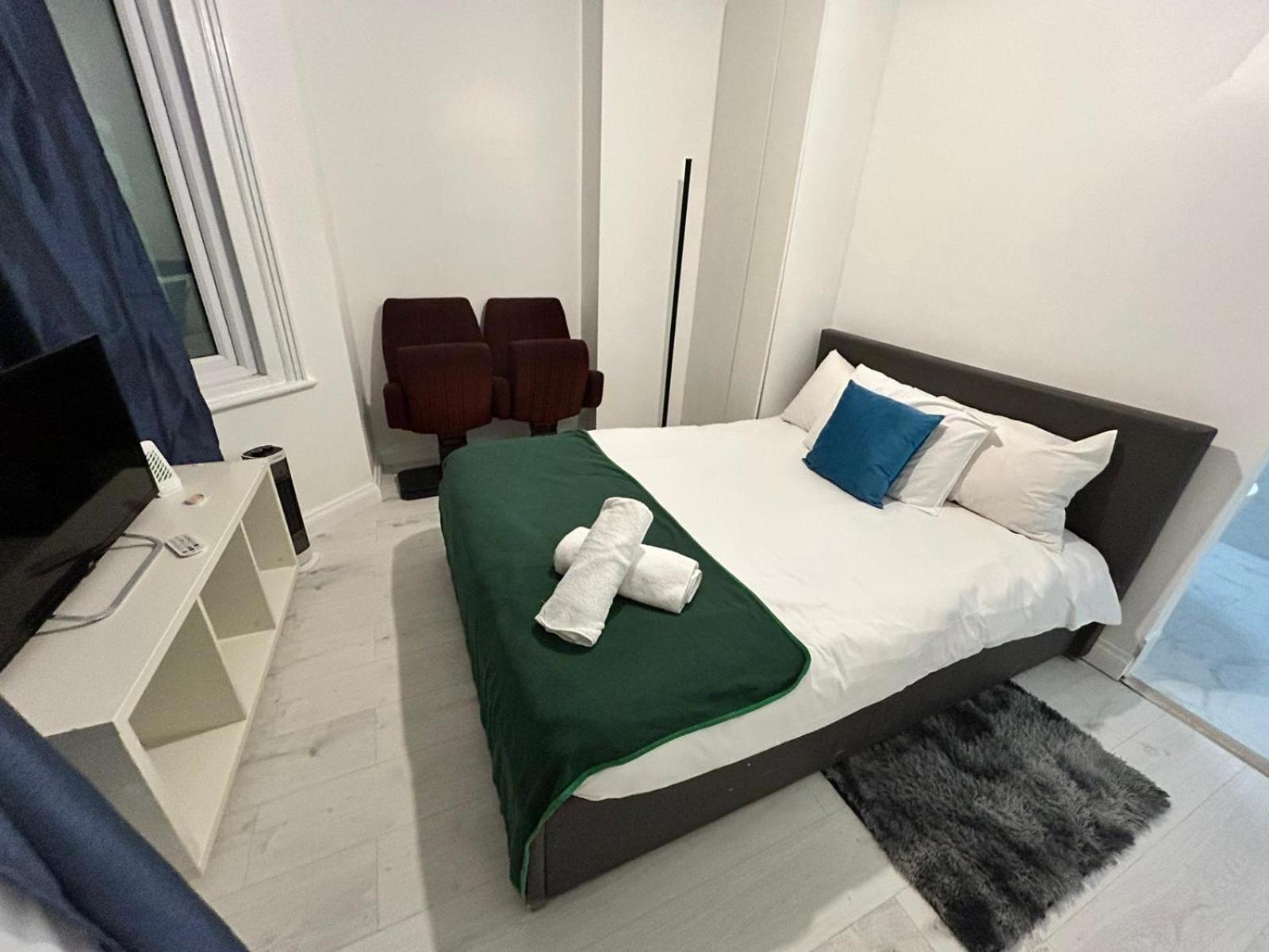 Leilighet 2 Bedroom Flat Wembley London