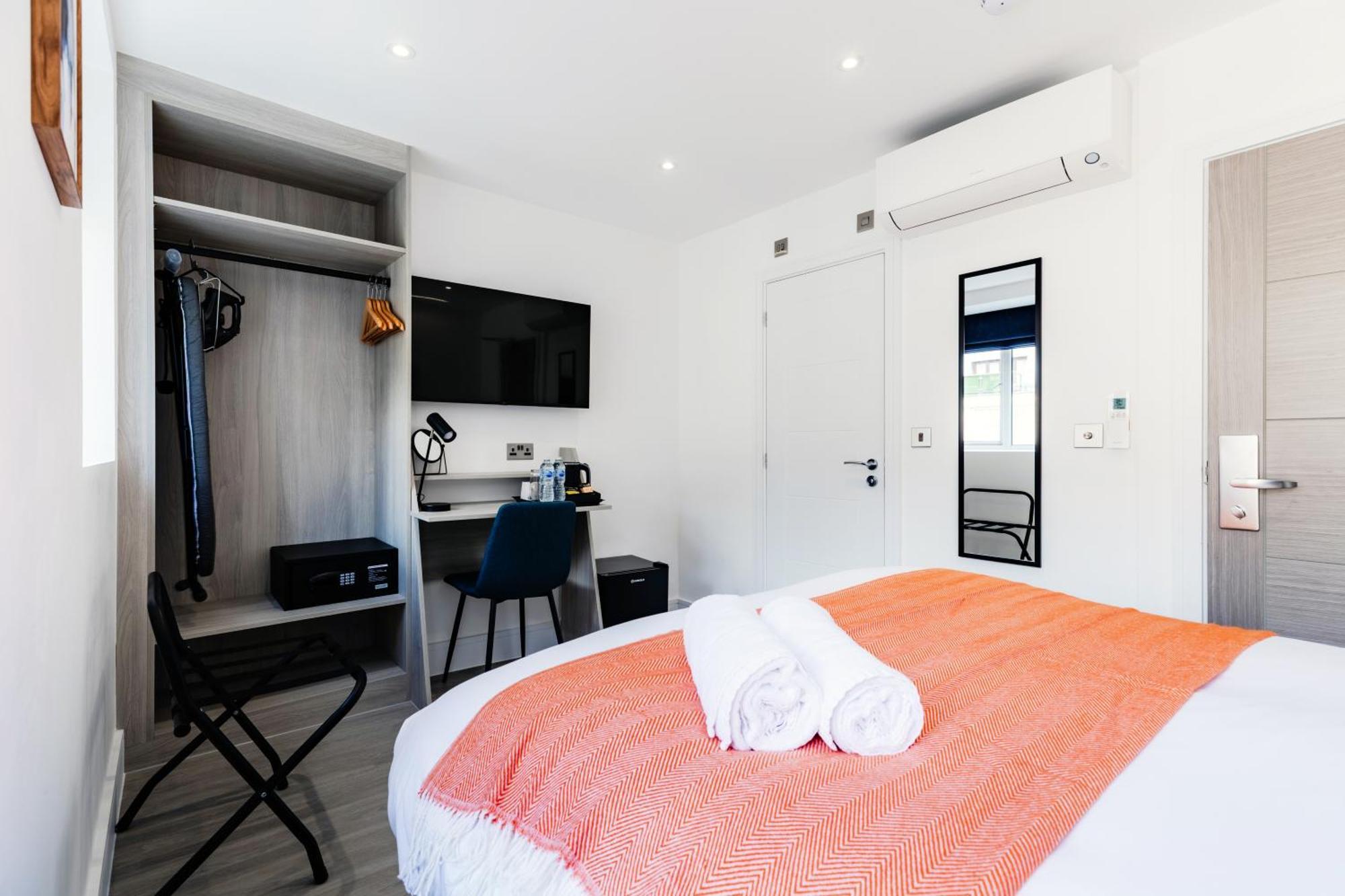 Upper Berkeley Hotel London