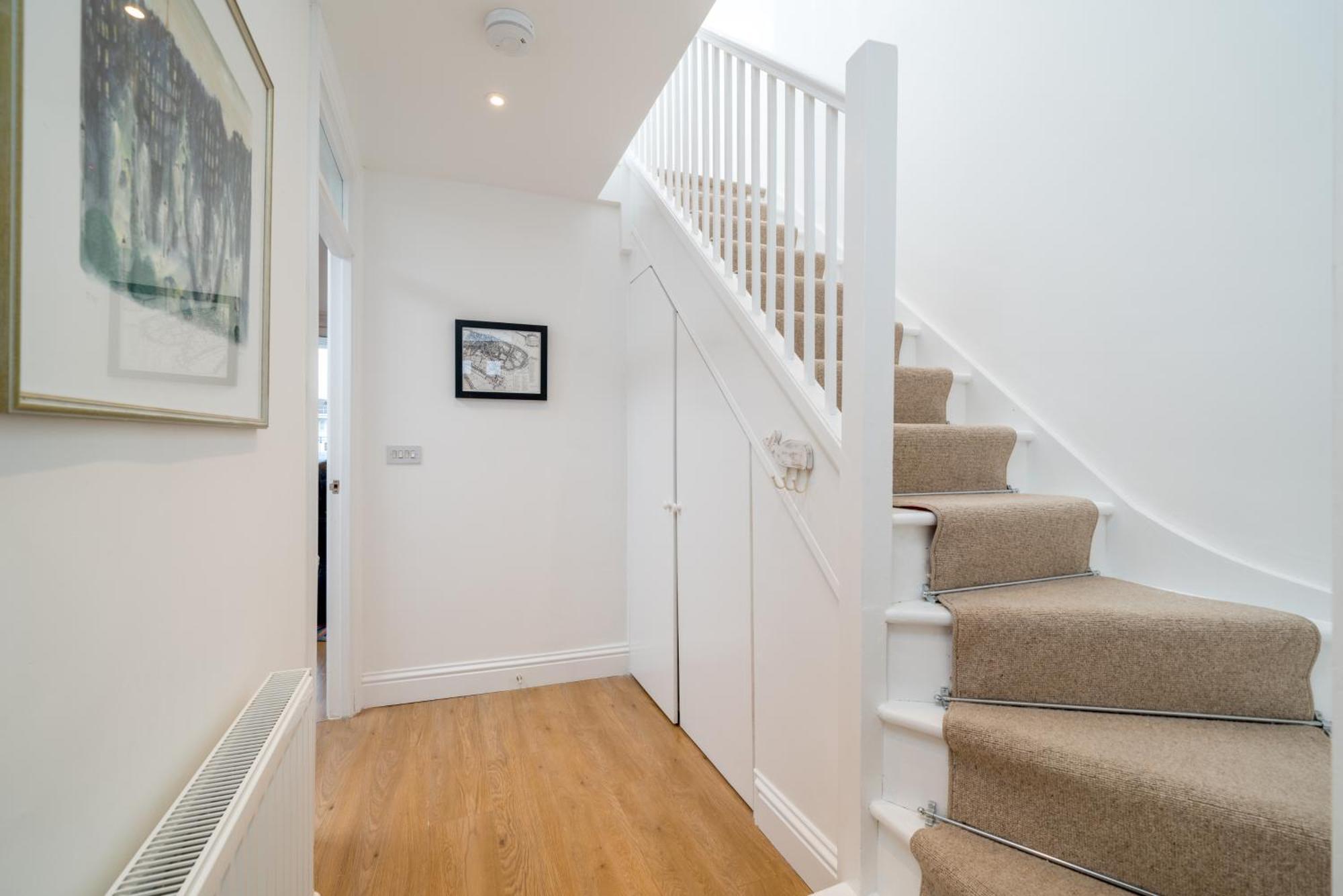 Stylish Flat Between Bridge & Tower Bridge Apartment