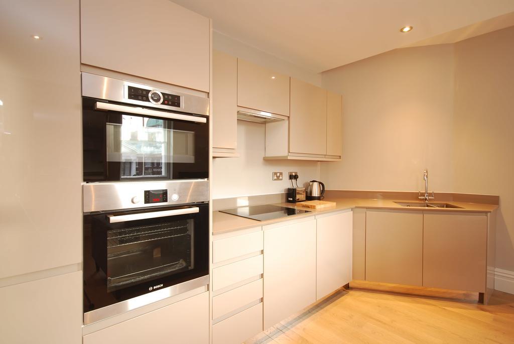 Apartment Whitehall London