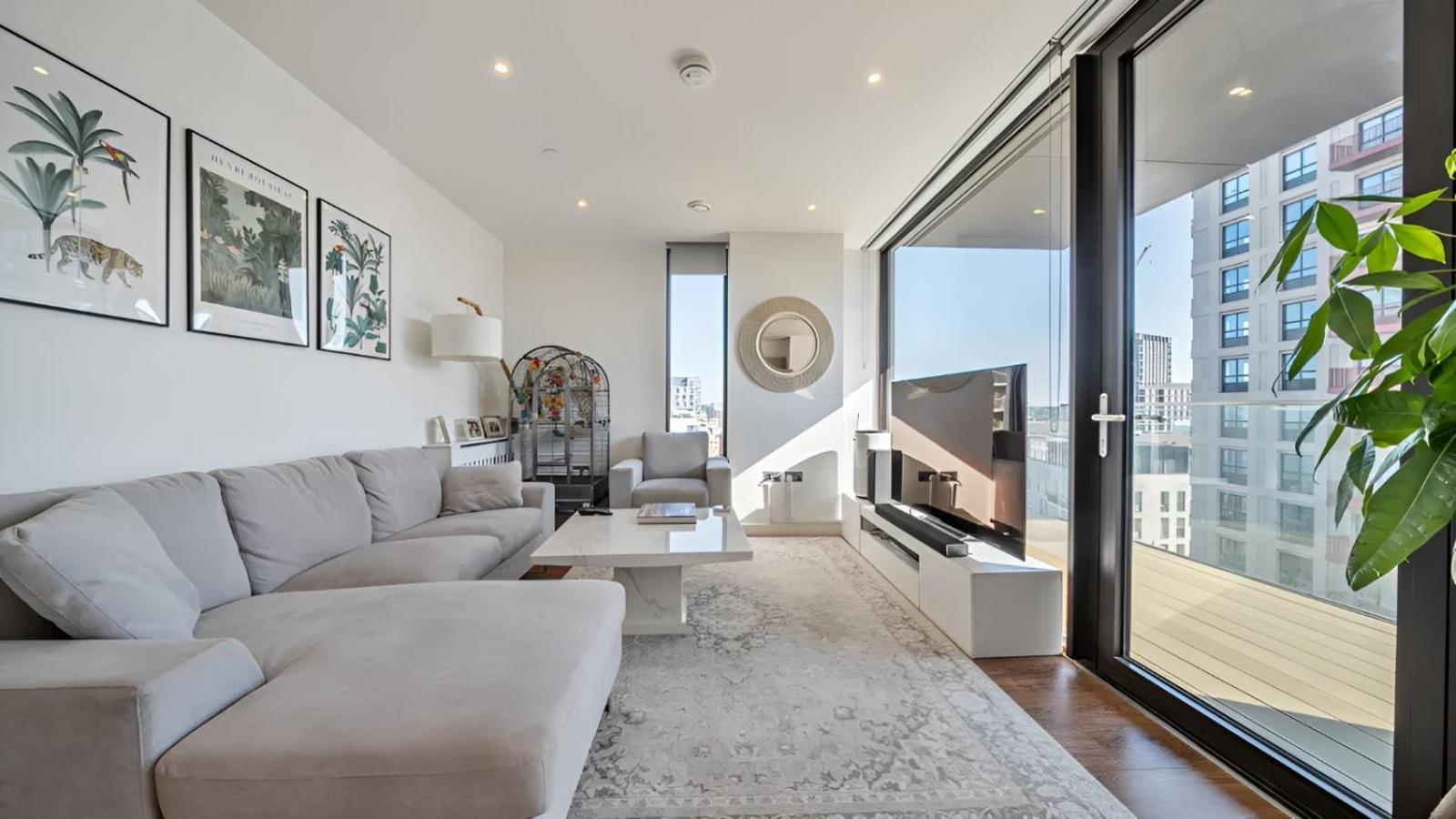 The Place- Greenwich 2-bed Flat Apartment *